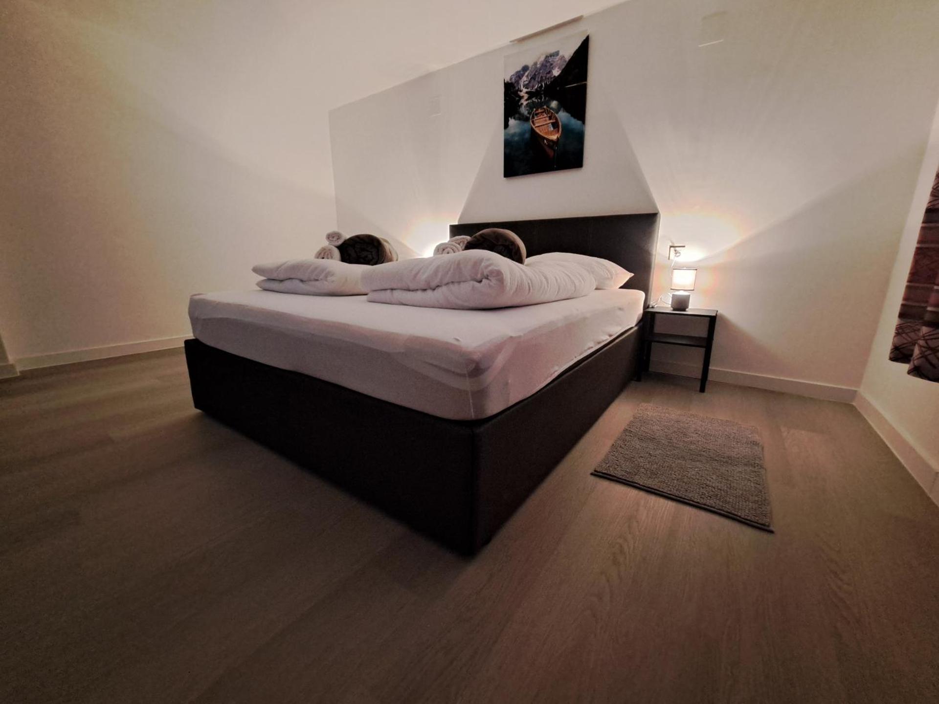 Apartments Orlić - Self check-in with code, WI-FI, Netflix, smart TV, garden
