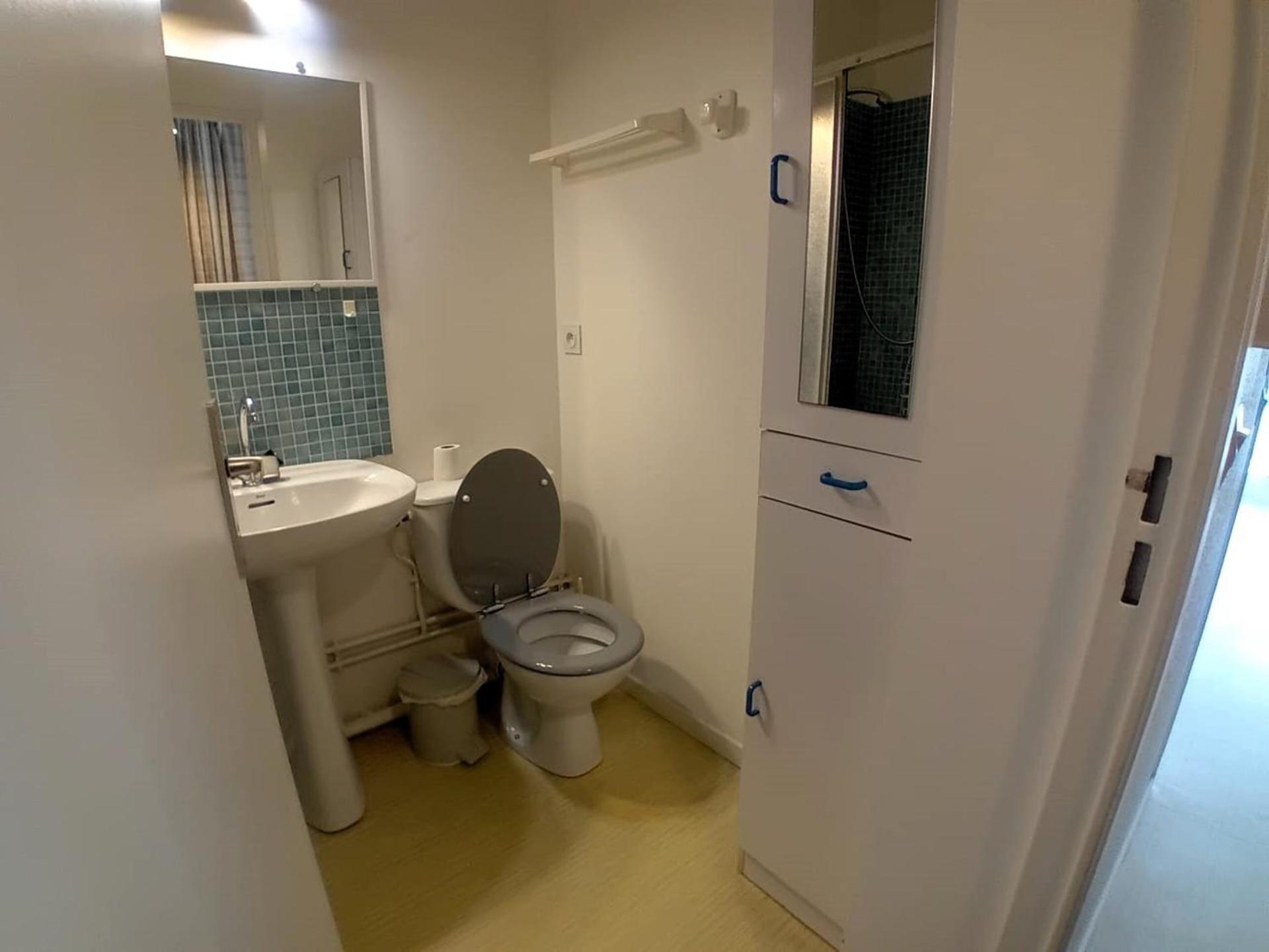 Studio avec terrasse et parking à deux pas des plages - FR-1-239-563