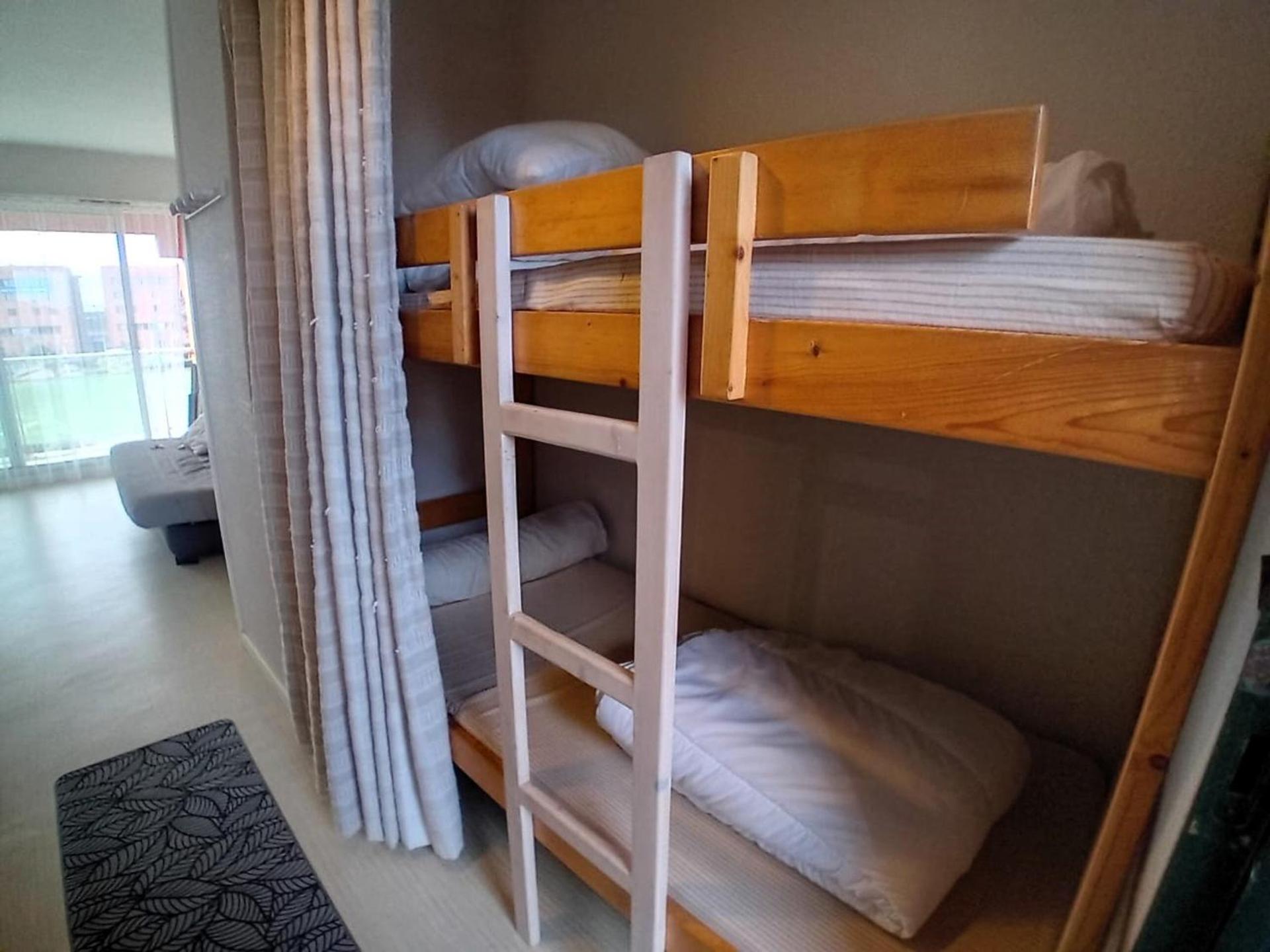 Studio avec terrasse et parking à deux pas des plages - FR-1-239-563