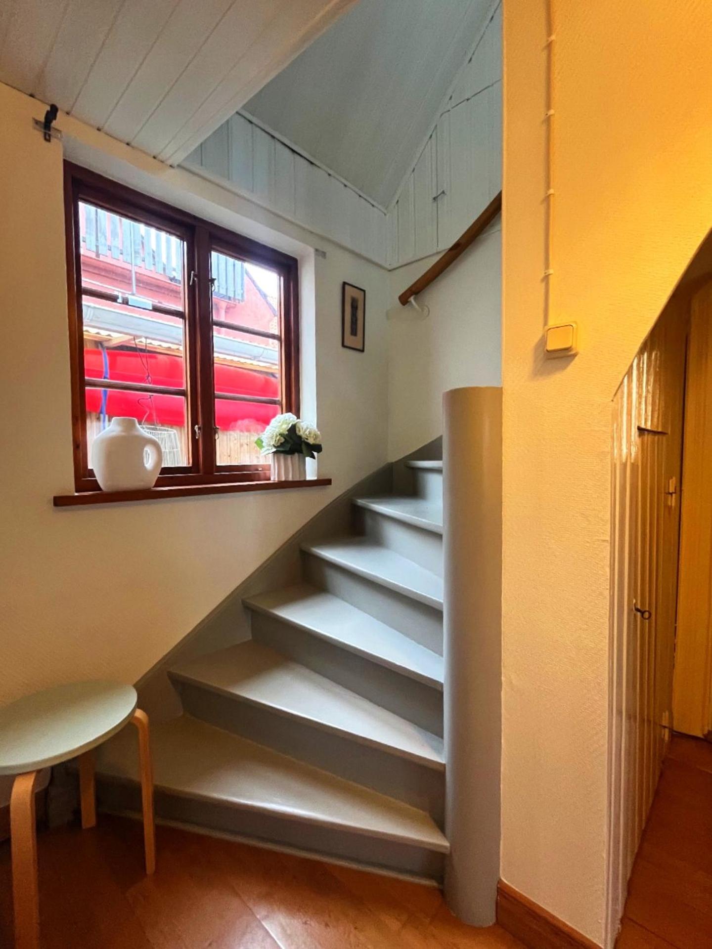 Townhouse by marina, beach & theatre