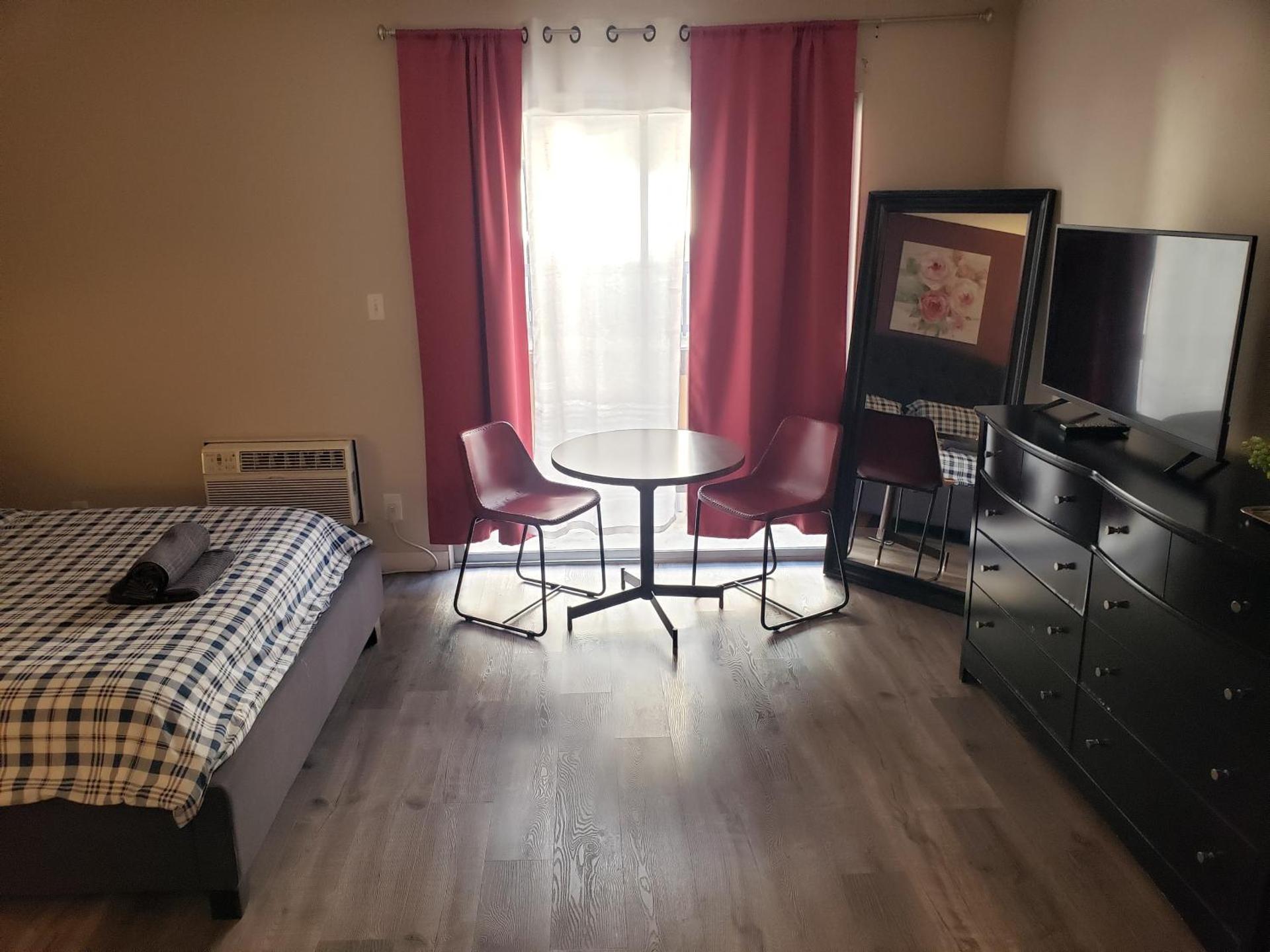 Beverly Hills Suite with Balcony