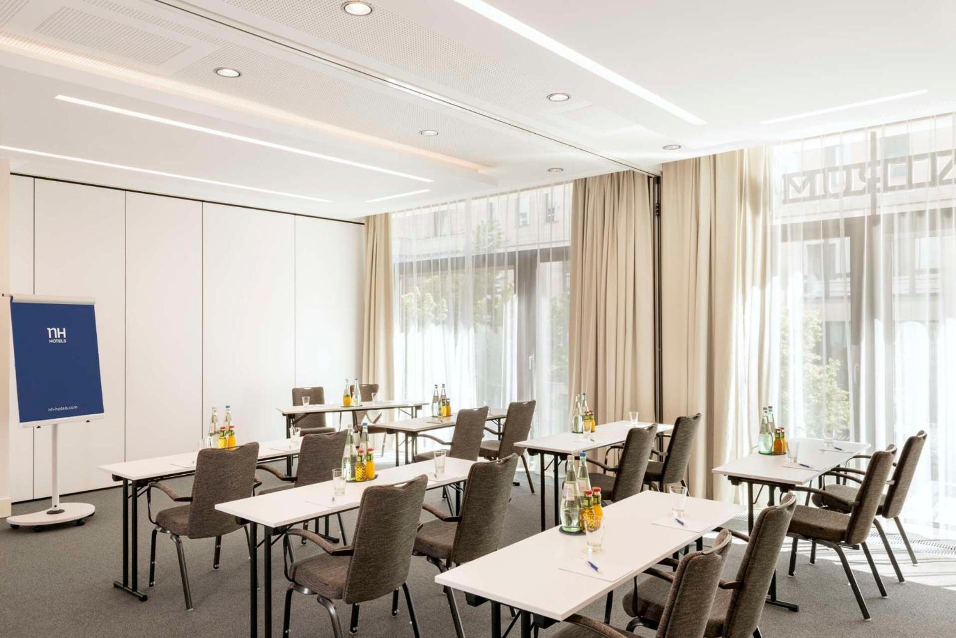 Meeting/conference room