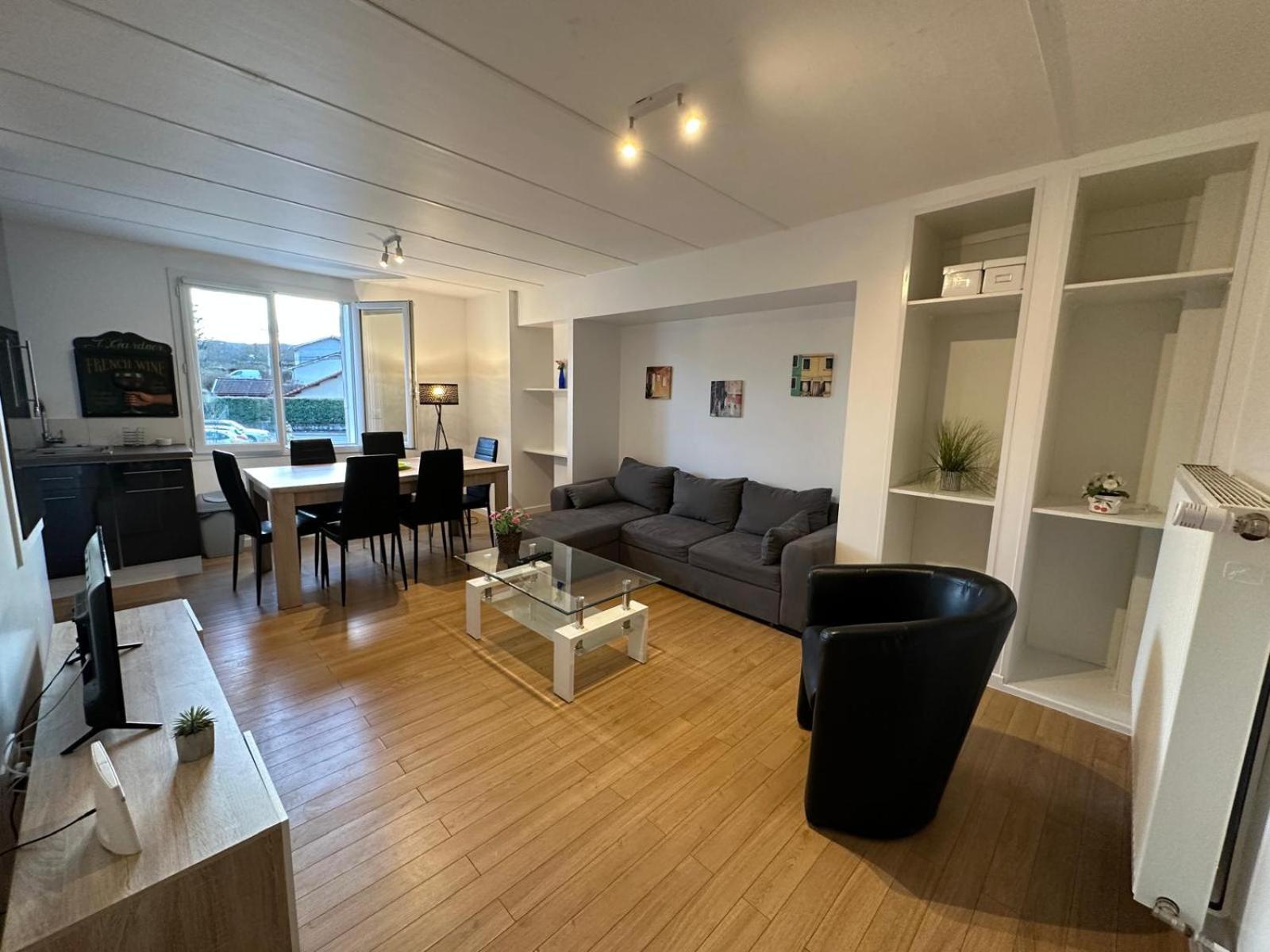 Communal lounge/ TV room