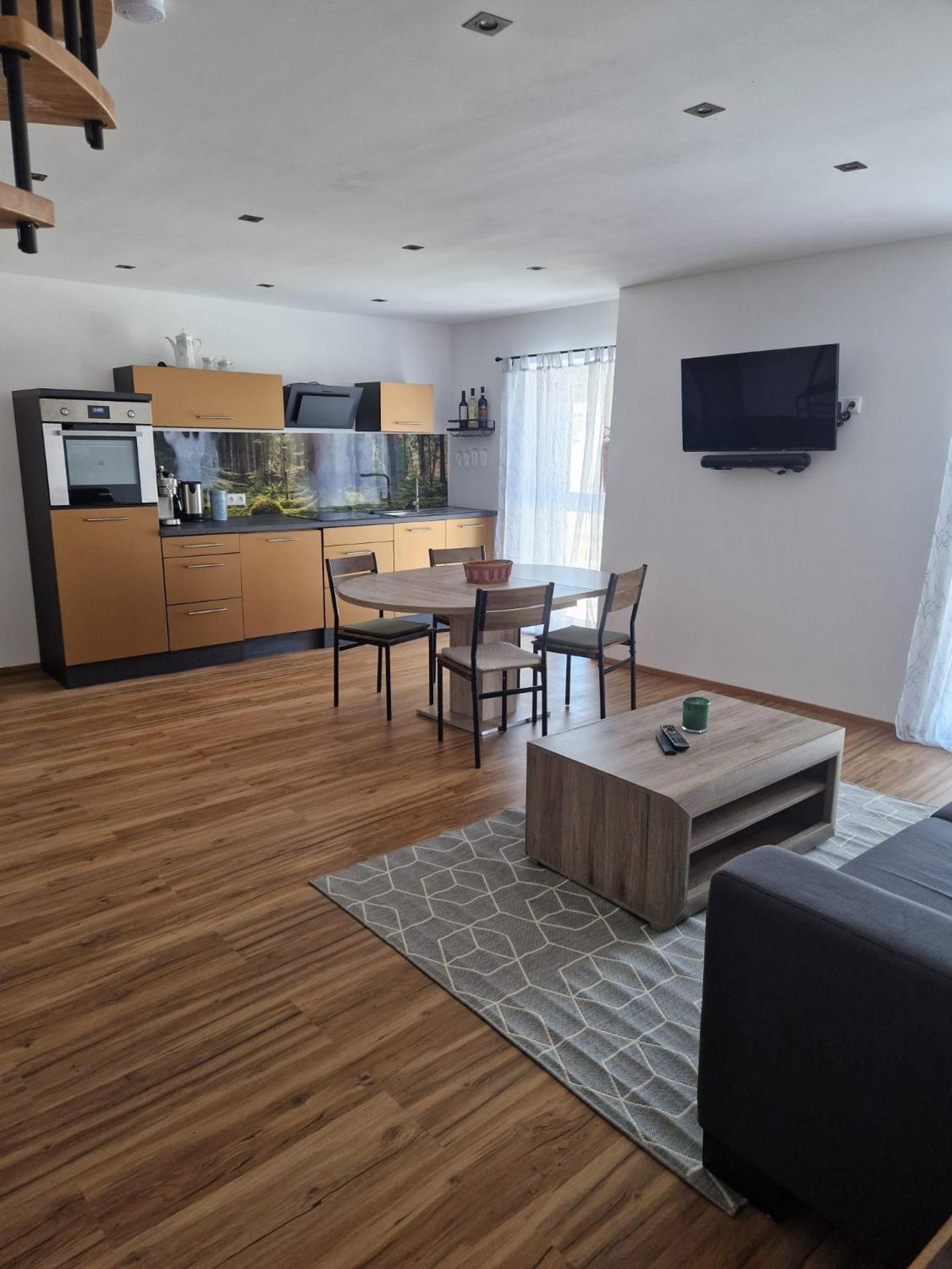 Communal lounge/ TV room