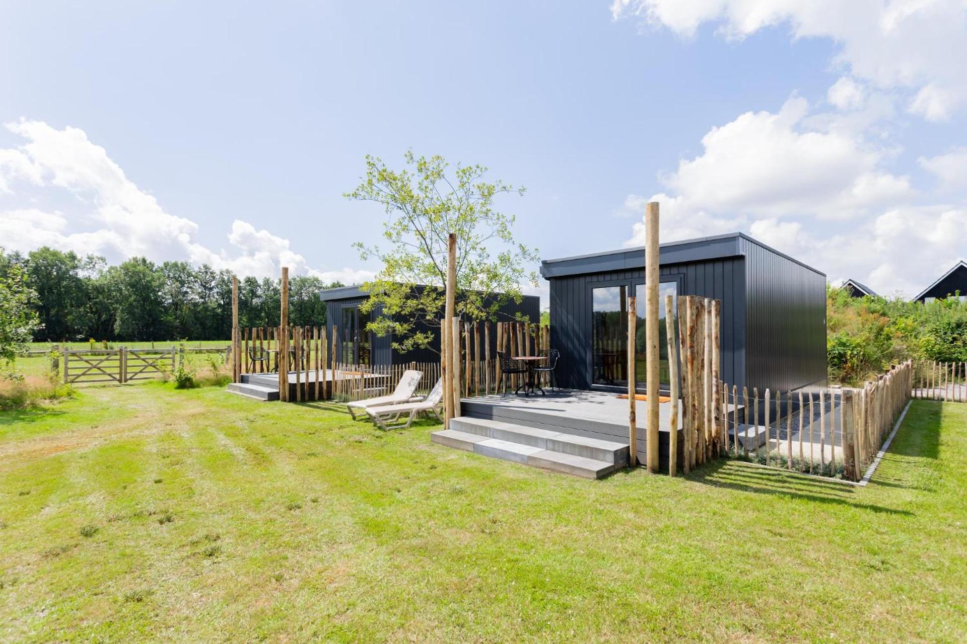Tiny House met vlonder | 2 personen - Vakantiepark De Kremmer