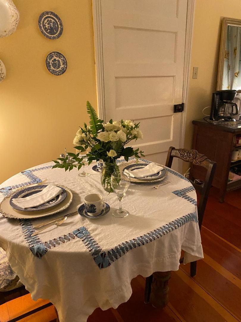 Magnolia Cottage Bed and Breakfast