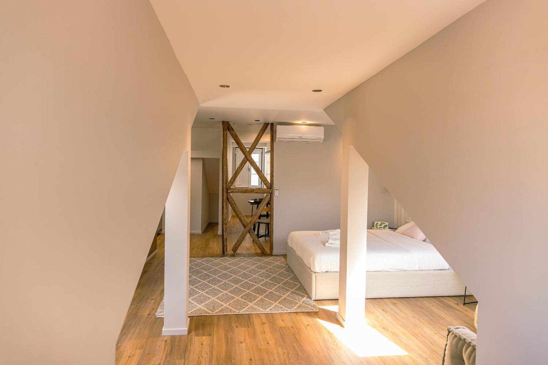 Lisbon Center History Apartment 106 Letters