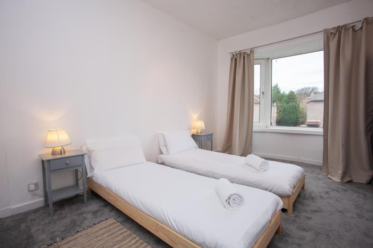 3 Bed Cottage Flat with Parking