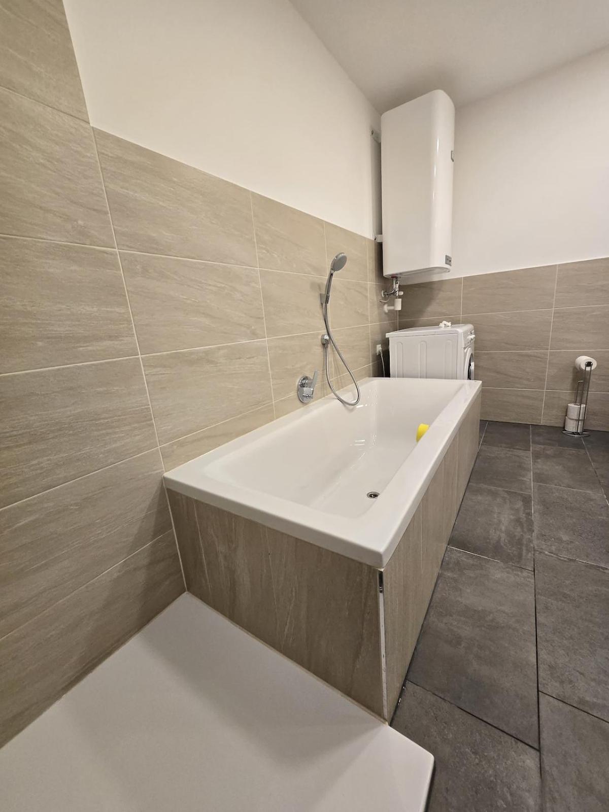 Aldrans Apartment with 3 bedrooms