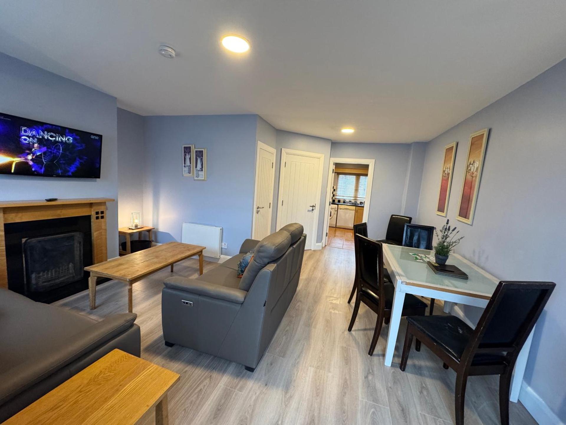 Communal lounge/ TV room