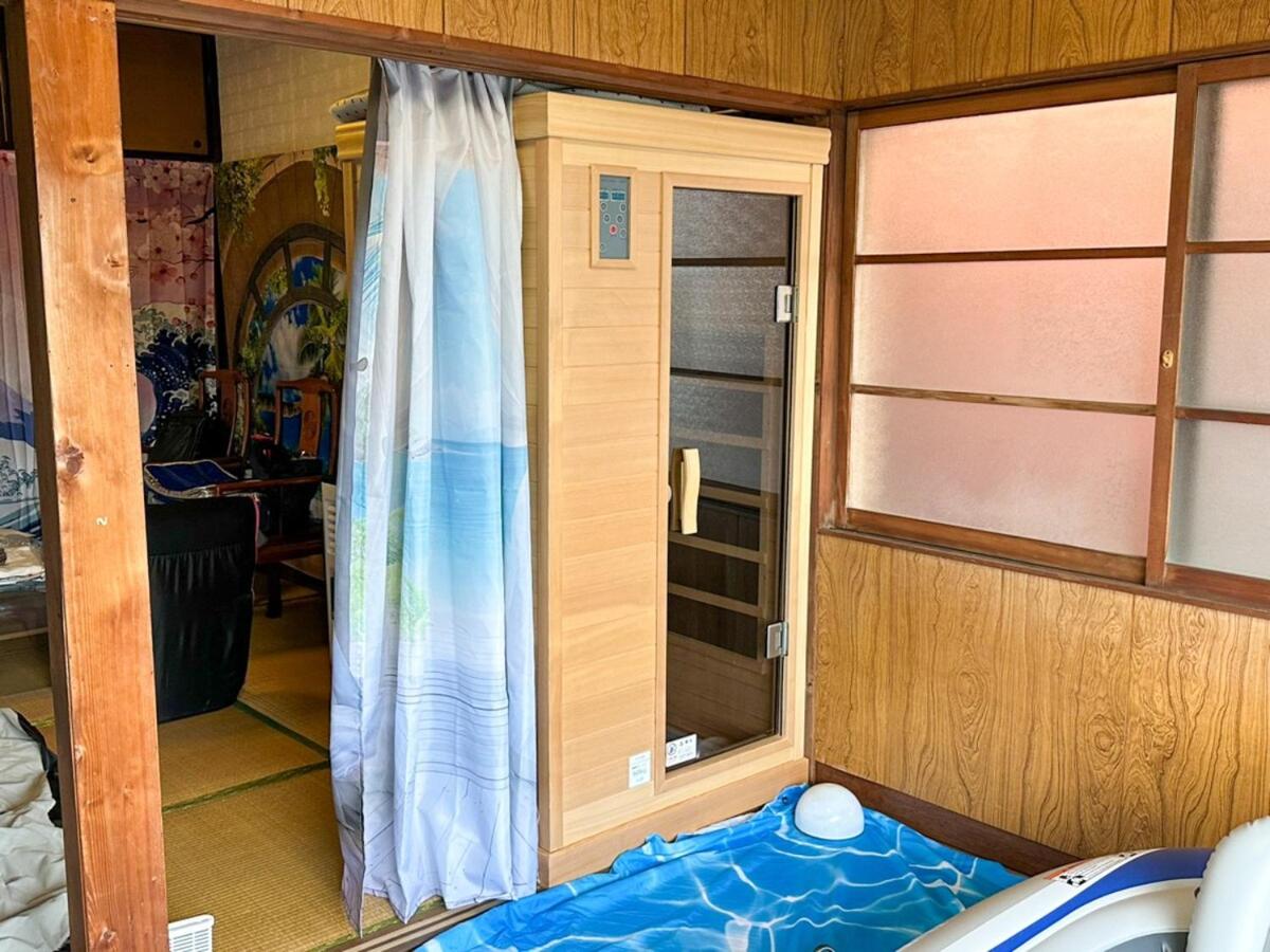 窓際から海と鉄道が見える宿 サウナ プロジェクター カラオケ完備 トリックマーメイド