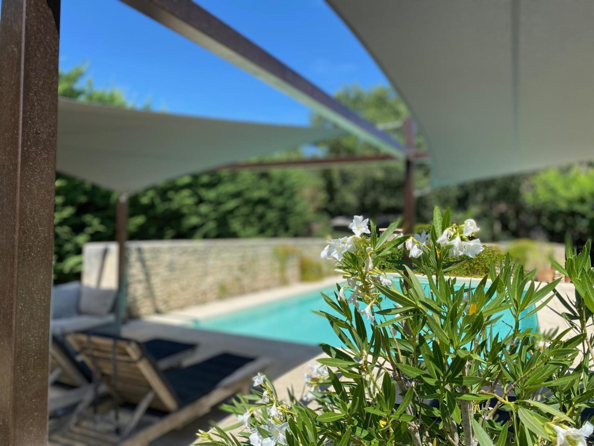 Mas Oréa côté piscine