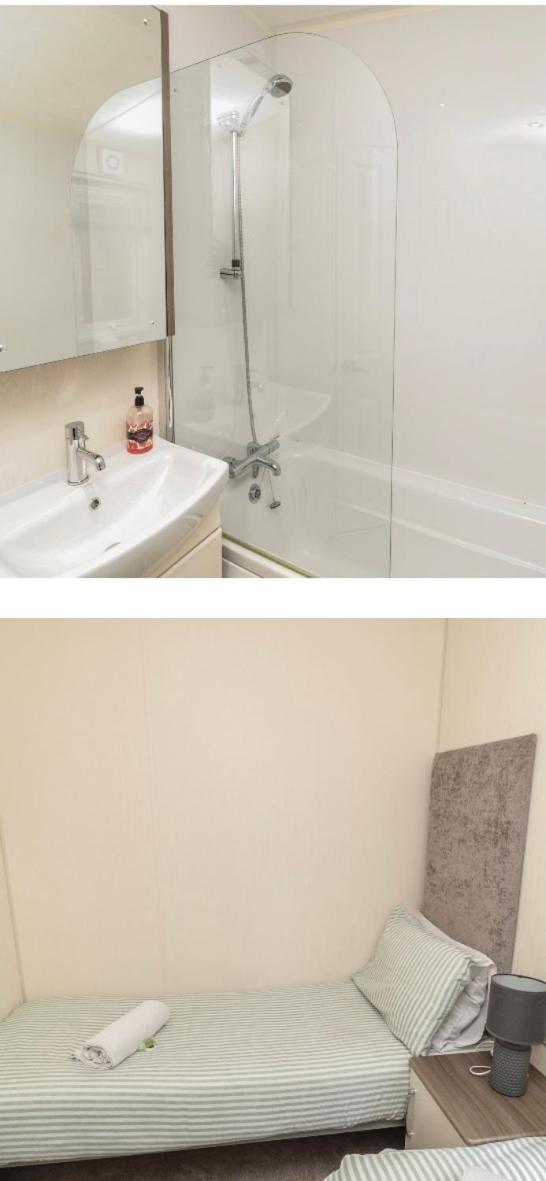 Jax Retreat hot tub and free golf