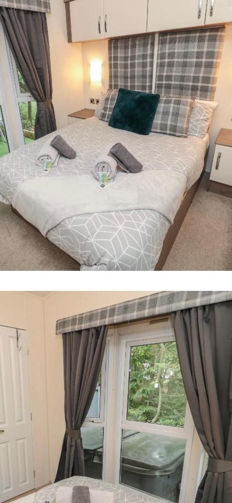 Jax Retreat hot tub and free golf