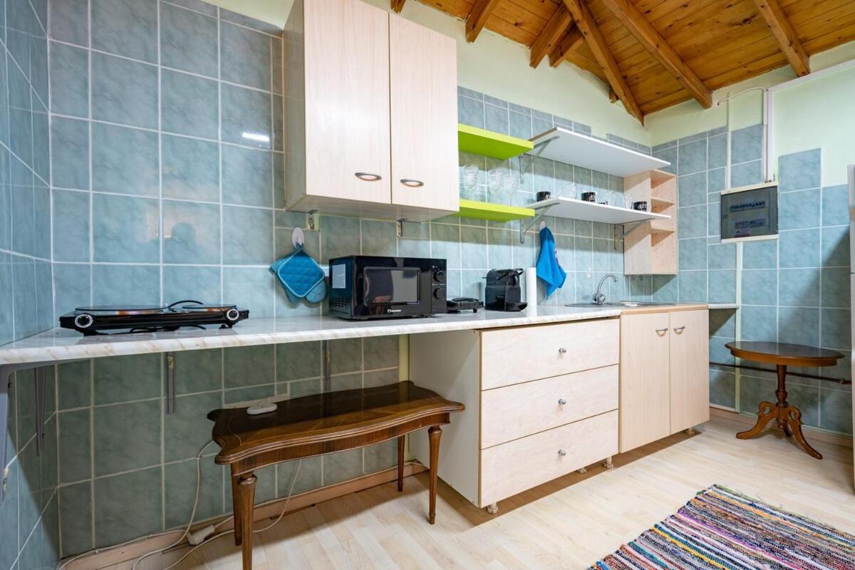 Monastiraki metro st 1 bedroom apt for 2 by MPS