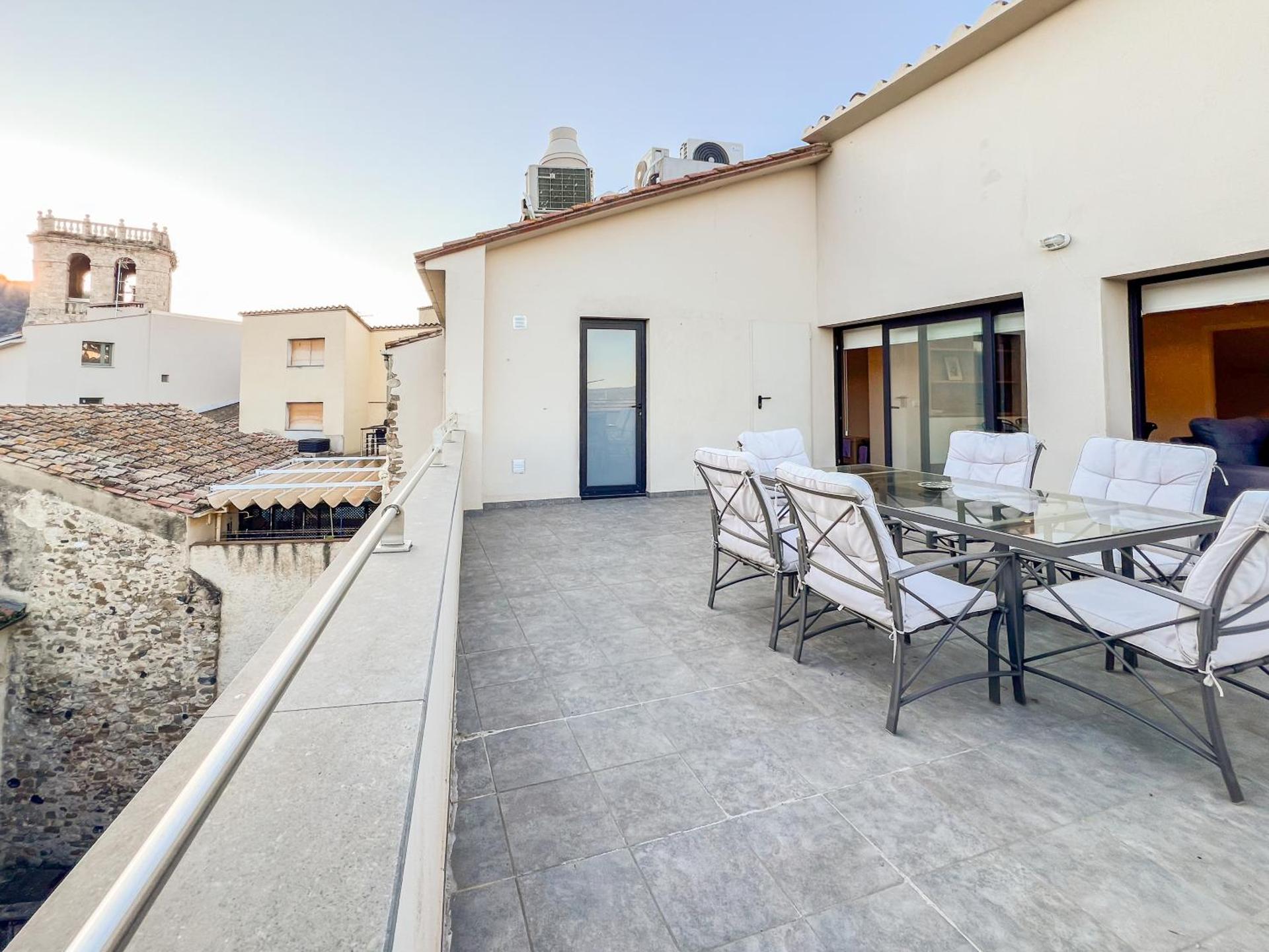 Can Cintet 3 Apartamento con terraza en Besalú