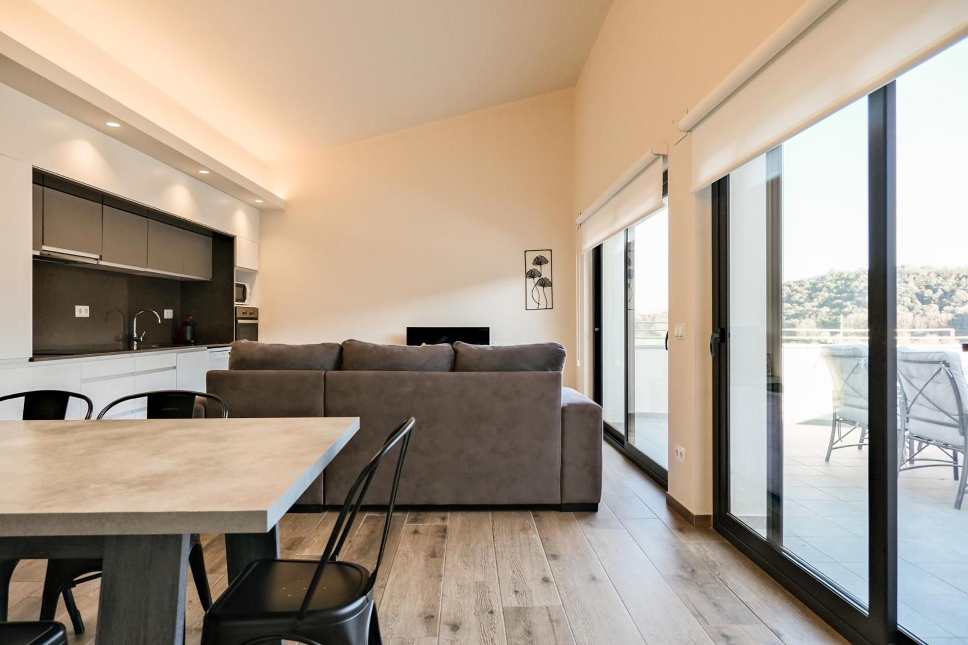 Can Cintet 3 Apartamento con terraza en Besalú