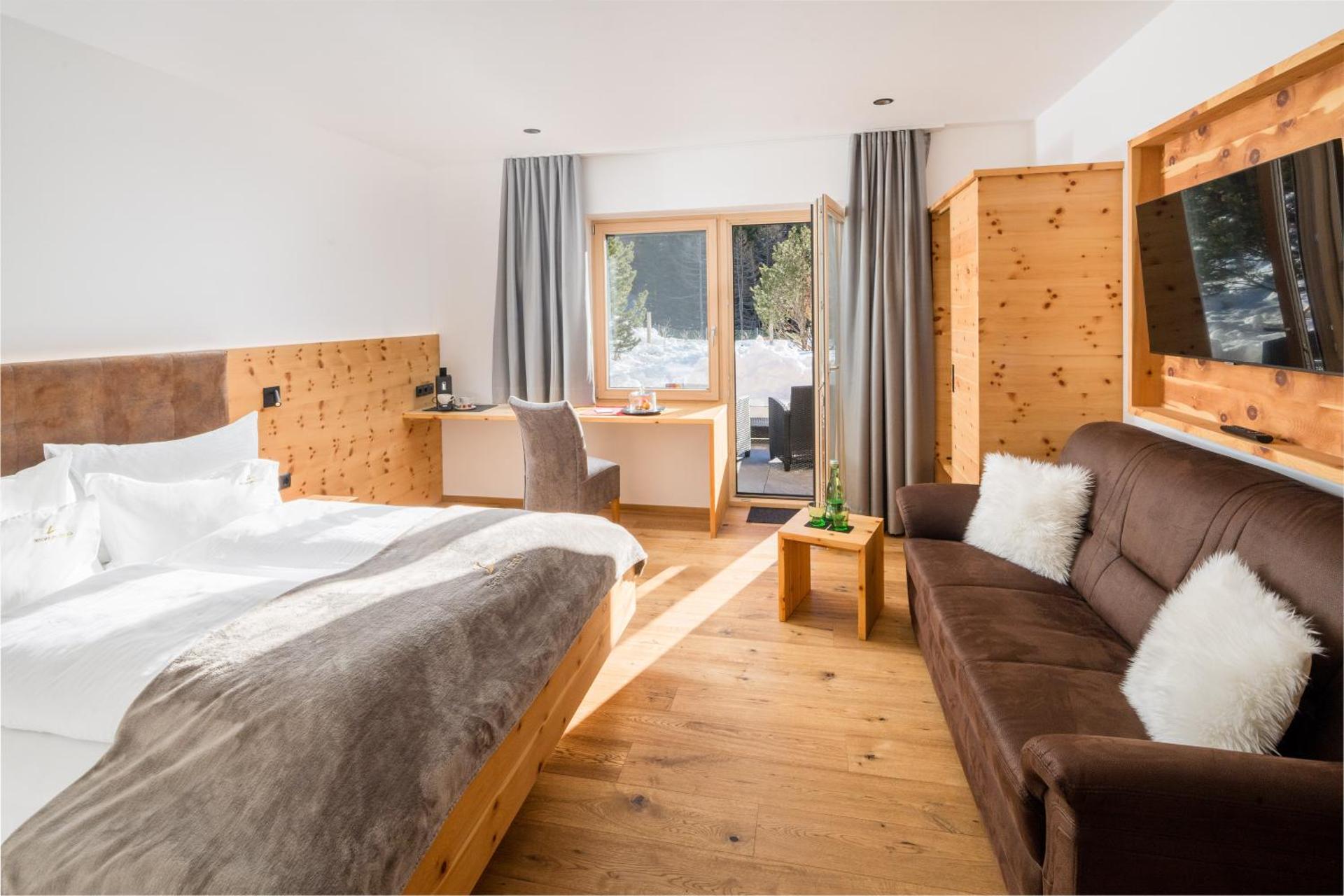 Deluxe Double Room with Shower