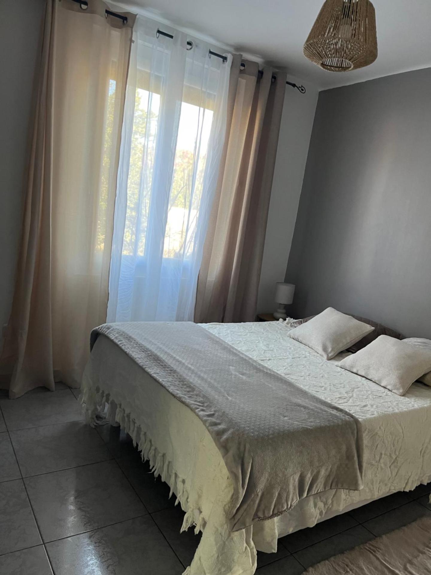 Villa climatisé avec piscine et jacuzzi