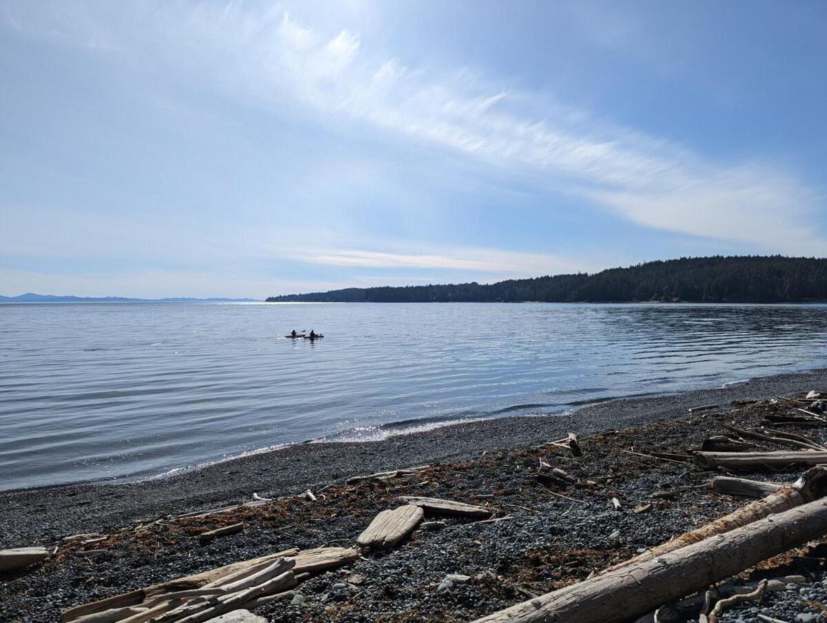Cozy Beachfront Cabin at Woodside Farm