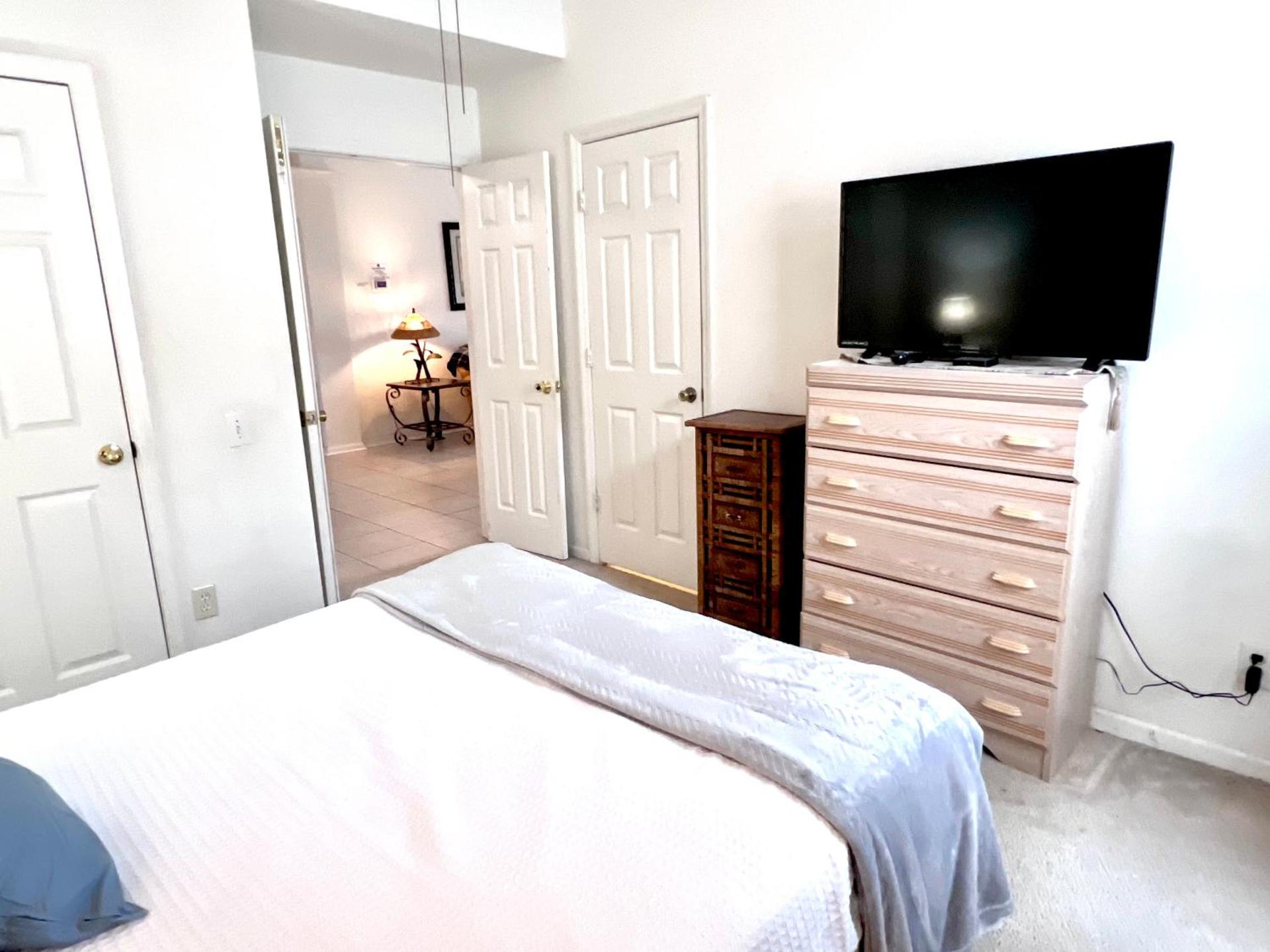 Windsor Palm Resort 3 miles to Disney 4 Bedrooms