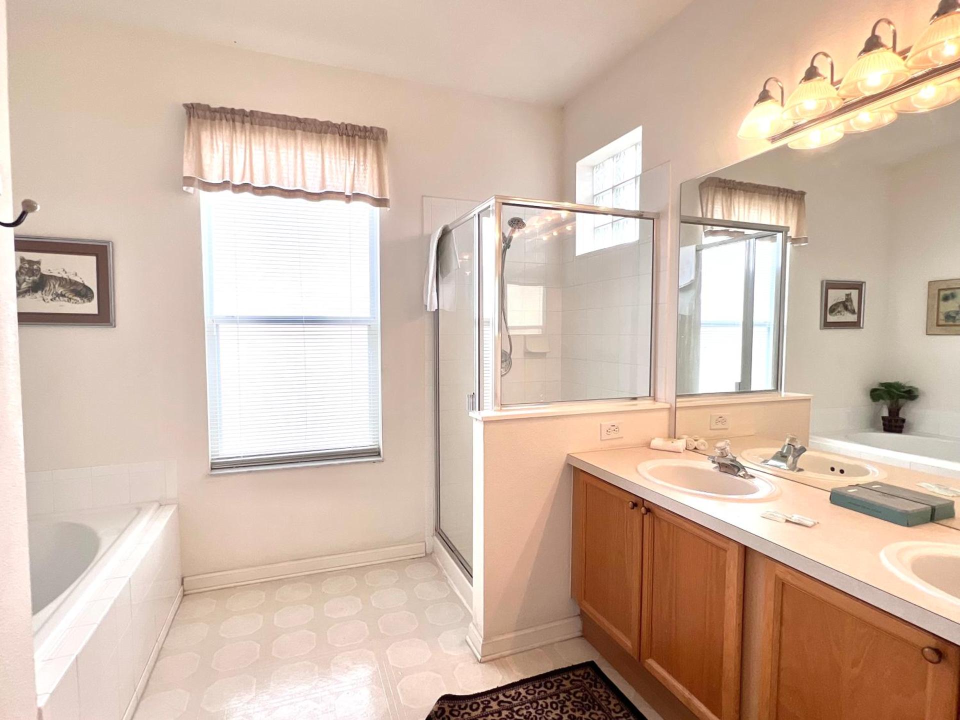 Windsor Palm Resort 3 miles to Disney 4 Bedrooms