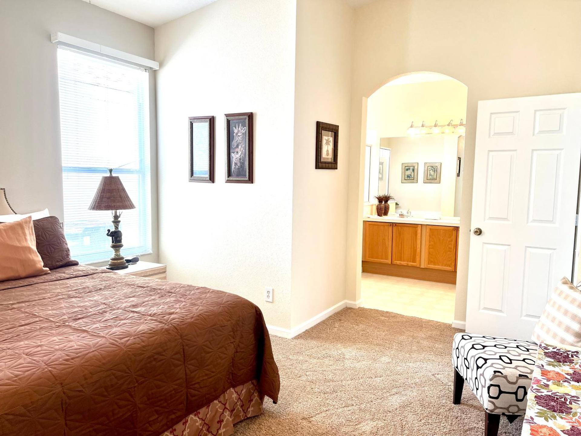 Windsor Palm Resort 3 miles to Disney 4 Bedrooms