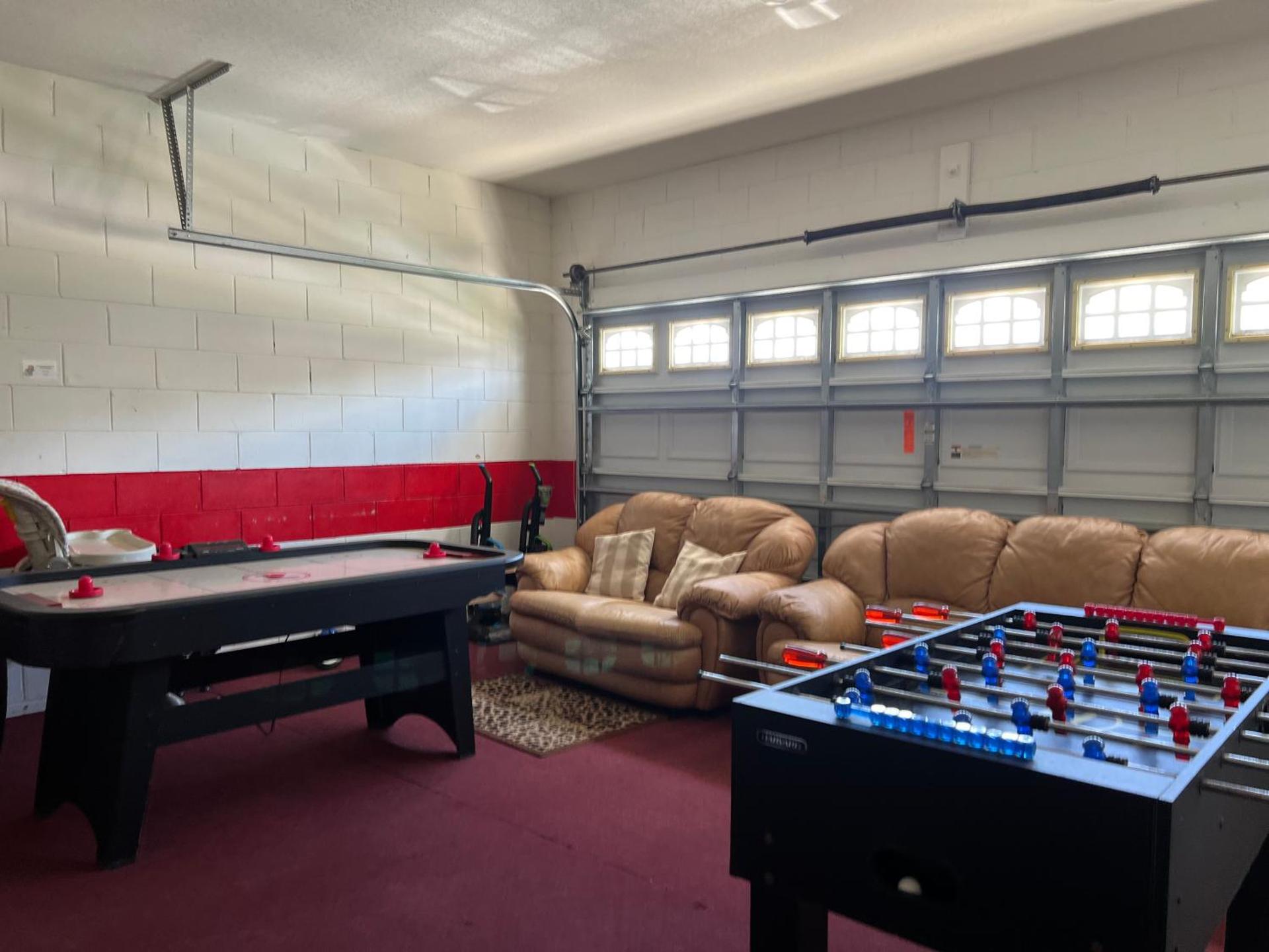 Windsor Palm Resort 3 miles to Disney 4 Bedrooms