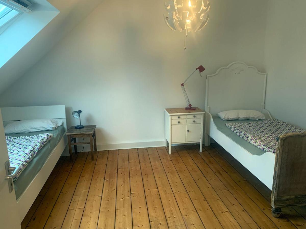 85 qm DG nahe Uni und City bis 6 P 4 Zi KDB