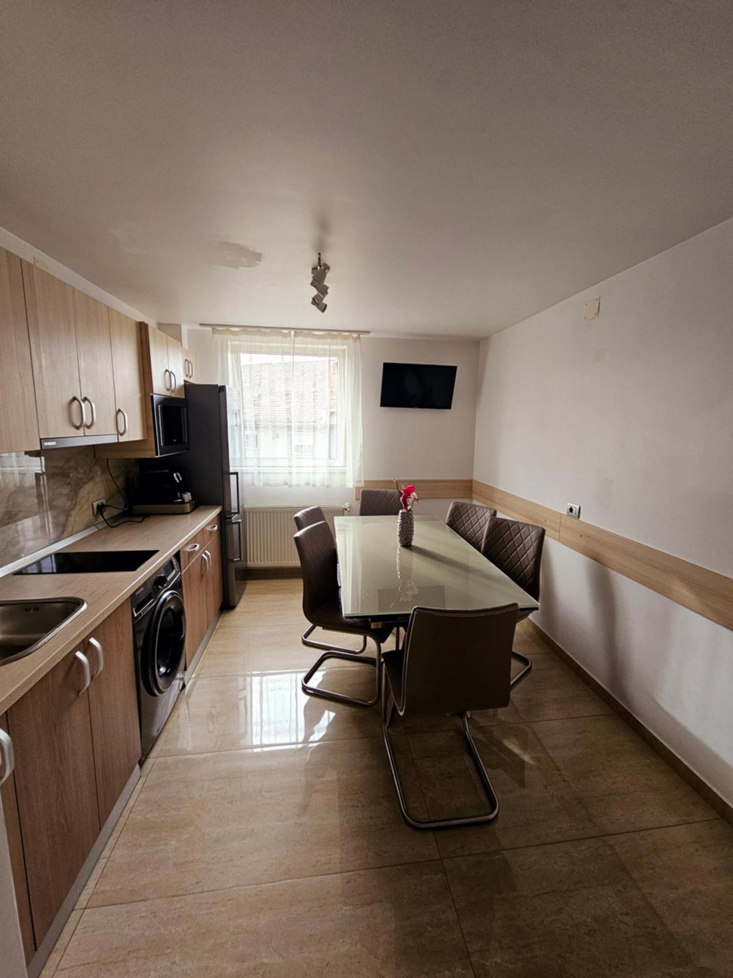 Cazare Apartamente IRIS