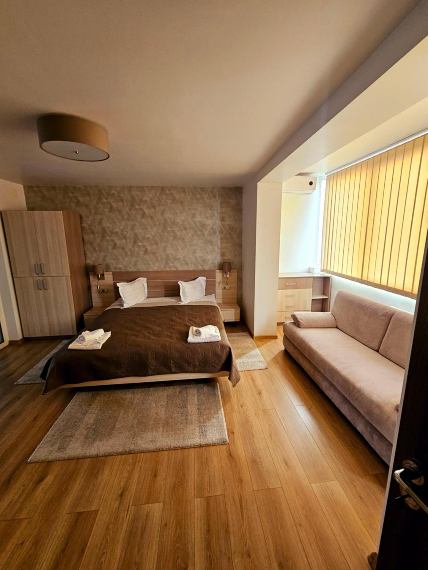 Cazare Apartamente IRIS