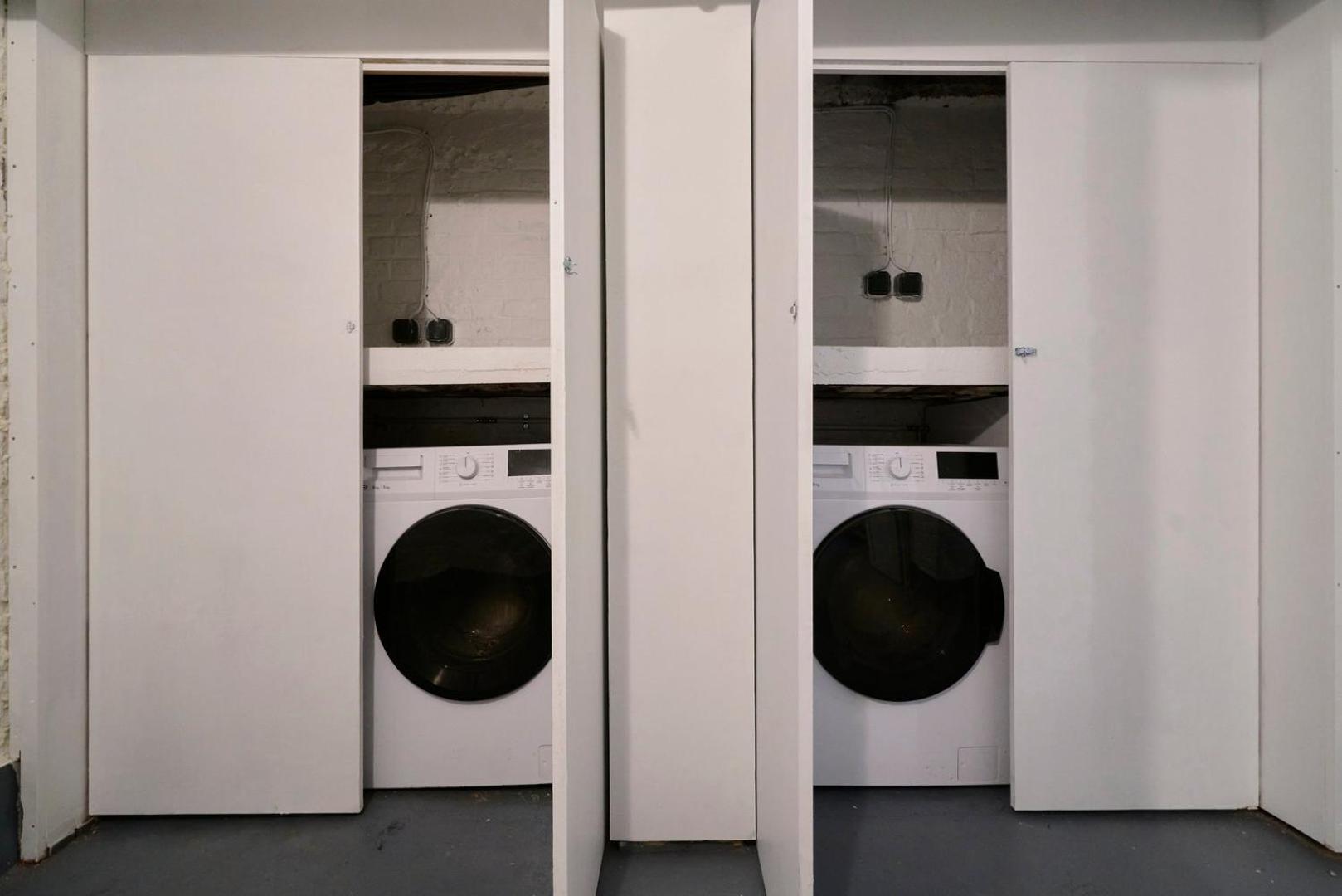 Studio sous les combles côté cour, parking gratuit