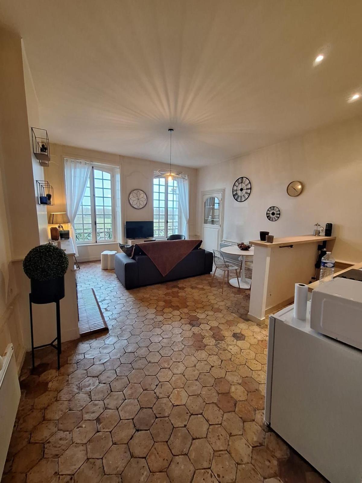 Le Clémenceau face à la Charente 2 chambres