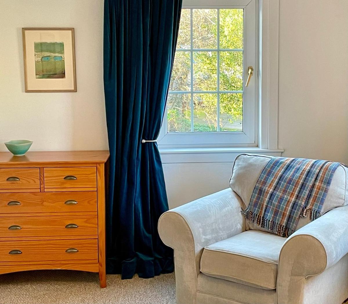 A 2 Bedroom flat in Culross home of Outlander