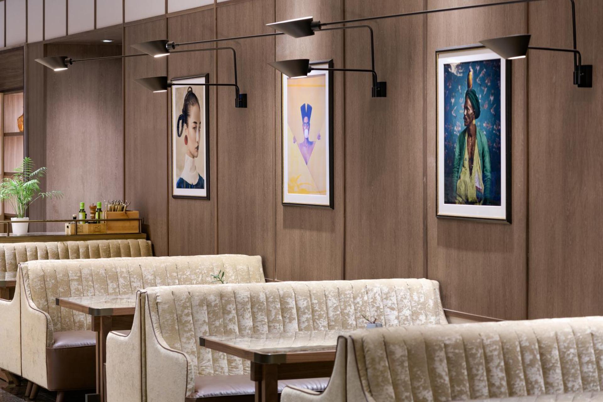 Communal lounge/ TV room