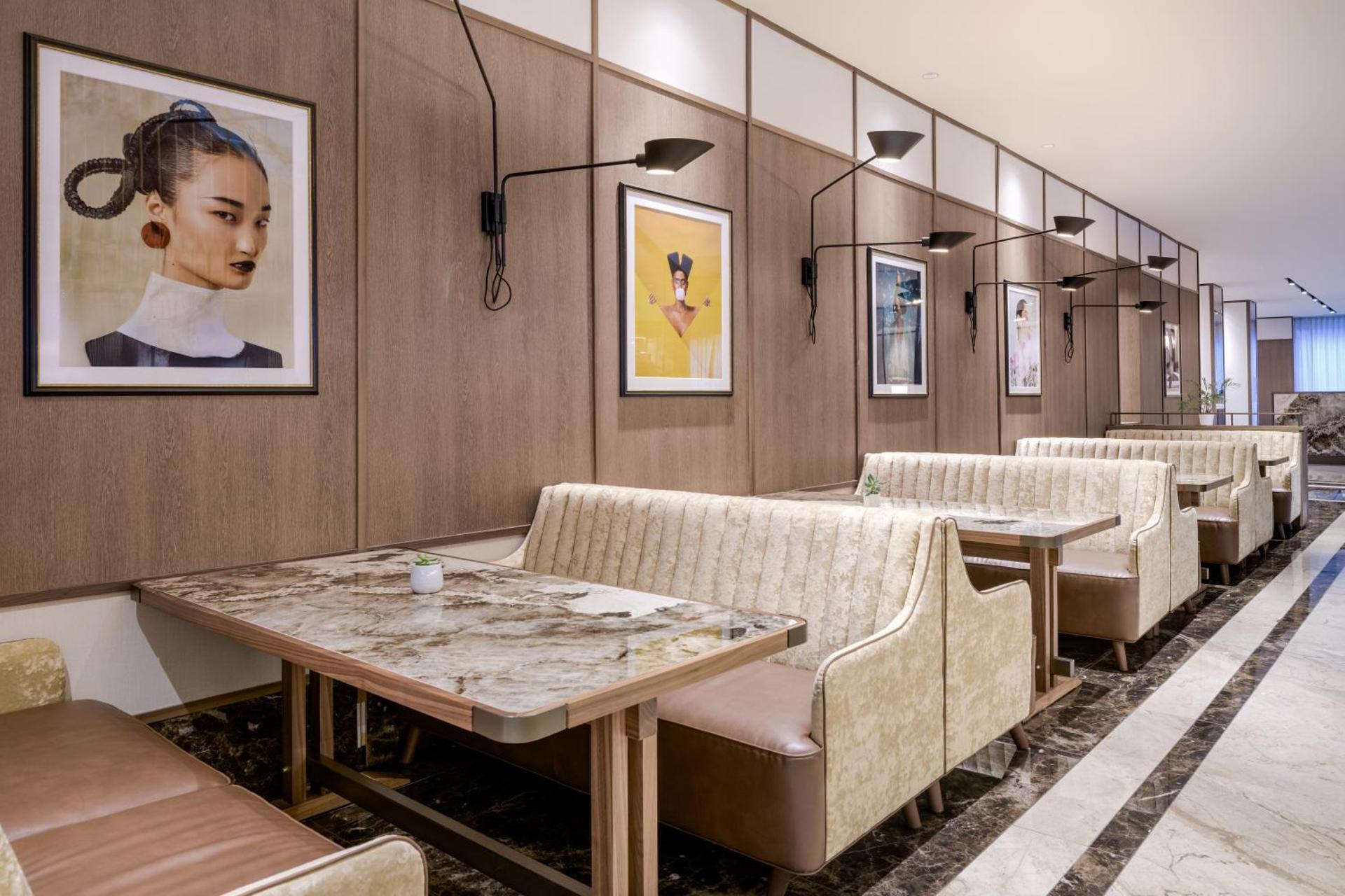 Communal lounge/ TV room