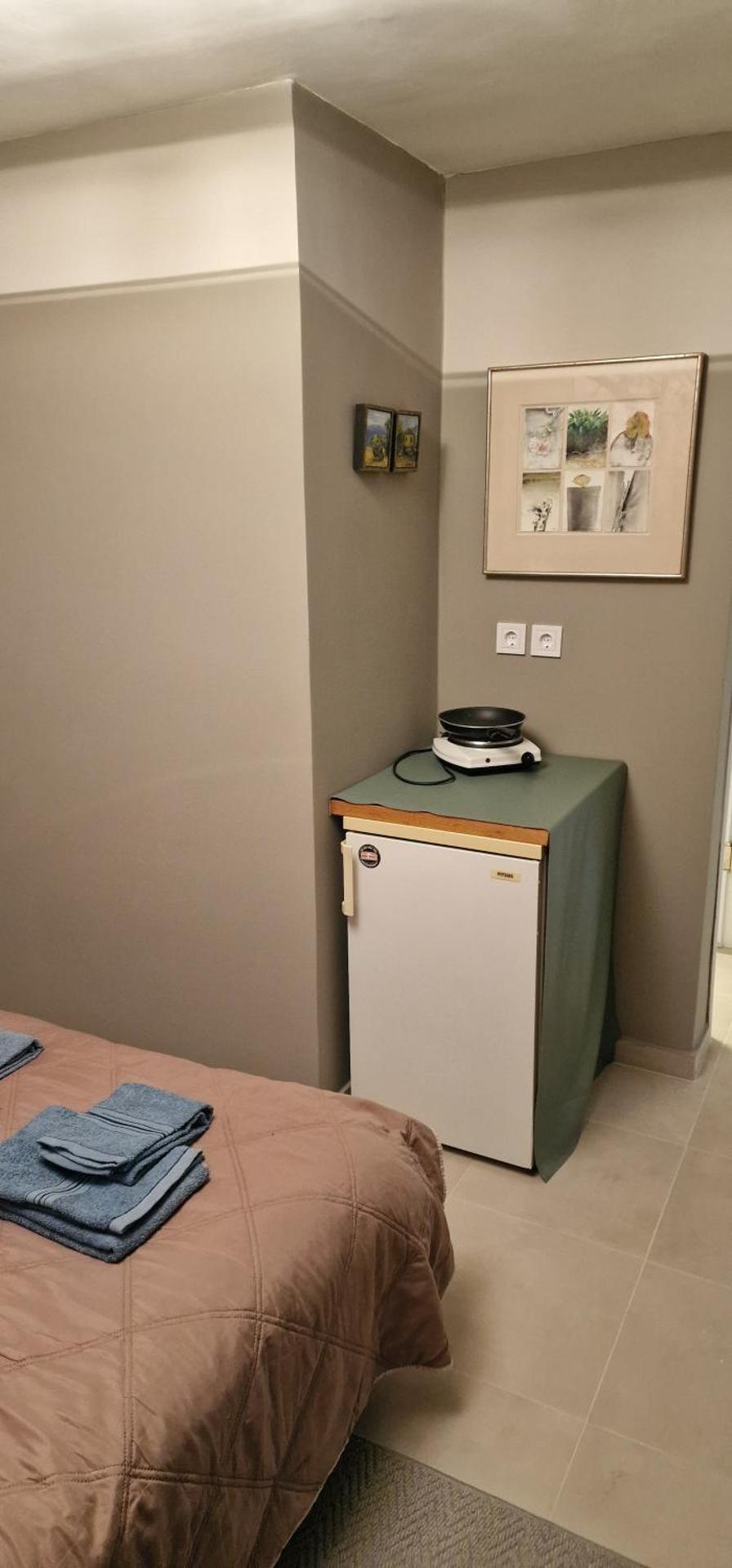 A Cozy Affordable Place at Voula