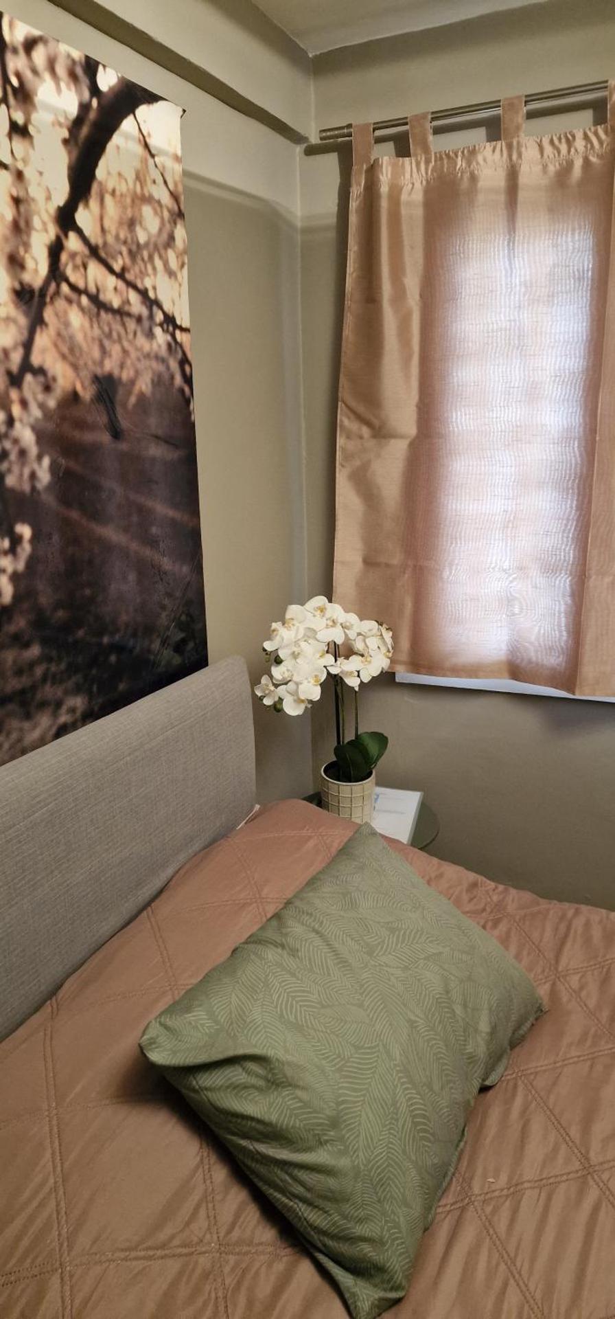 A Cozy Affordable Place at Voula