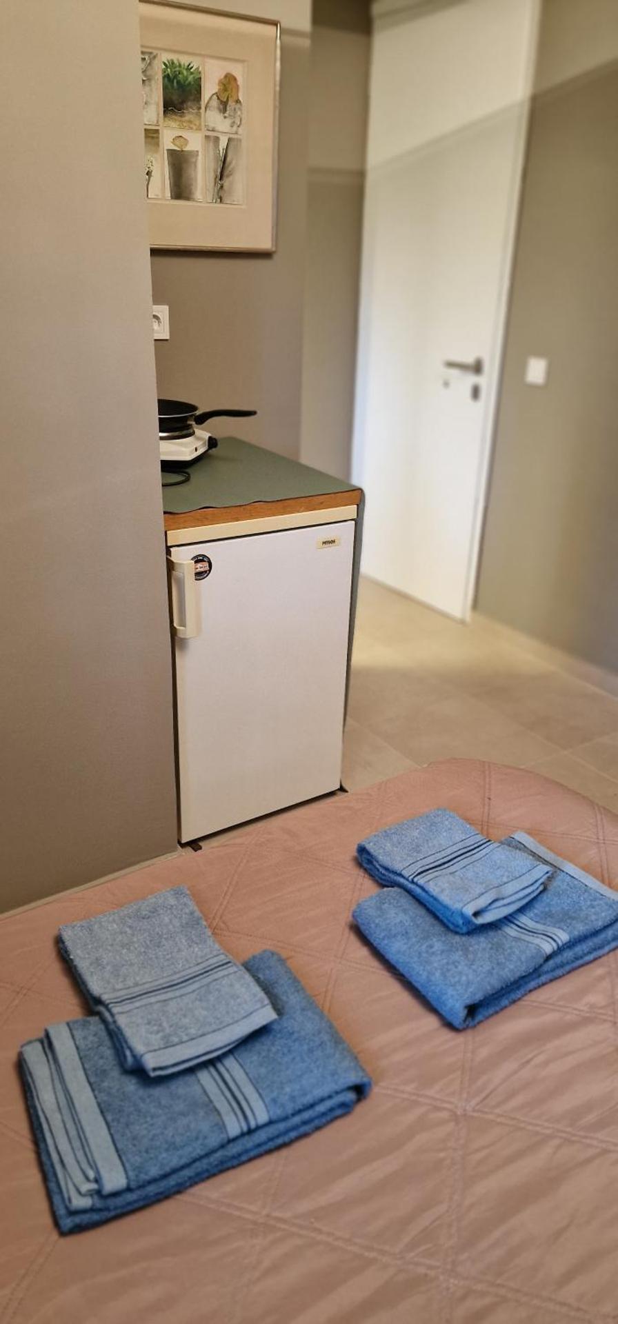 A Cozy Affordable Place at Voula