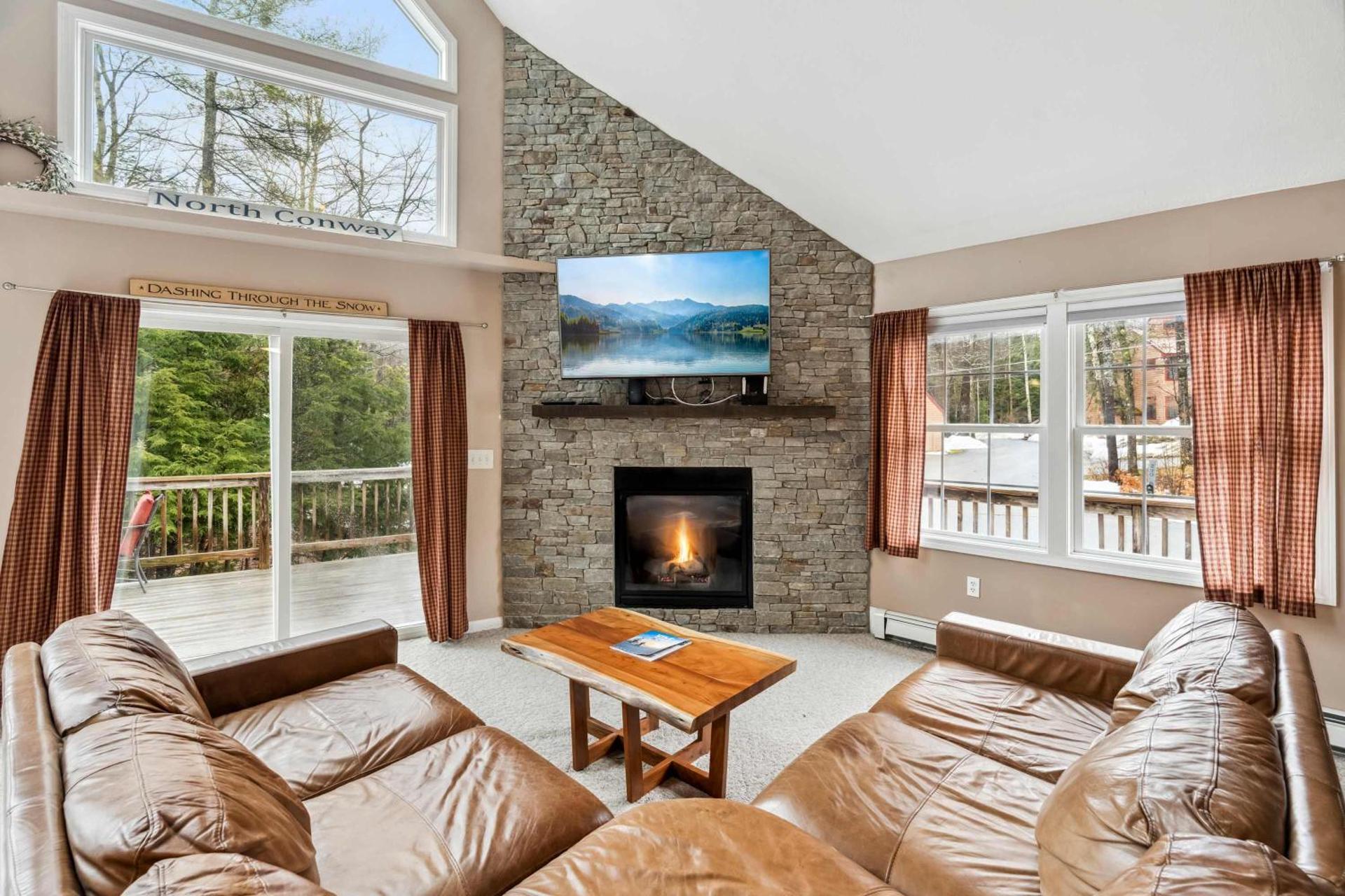 Minutes to Downtown & National Forest Ash Lodge