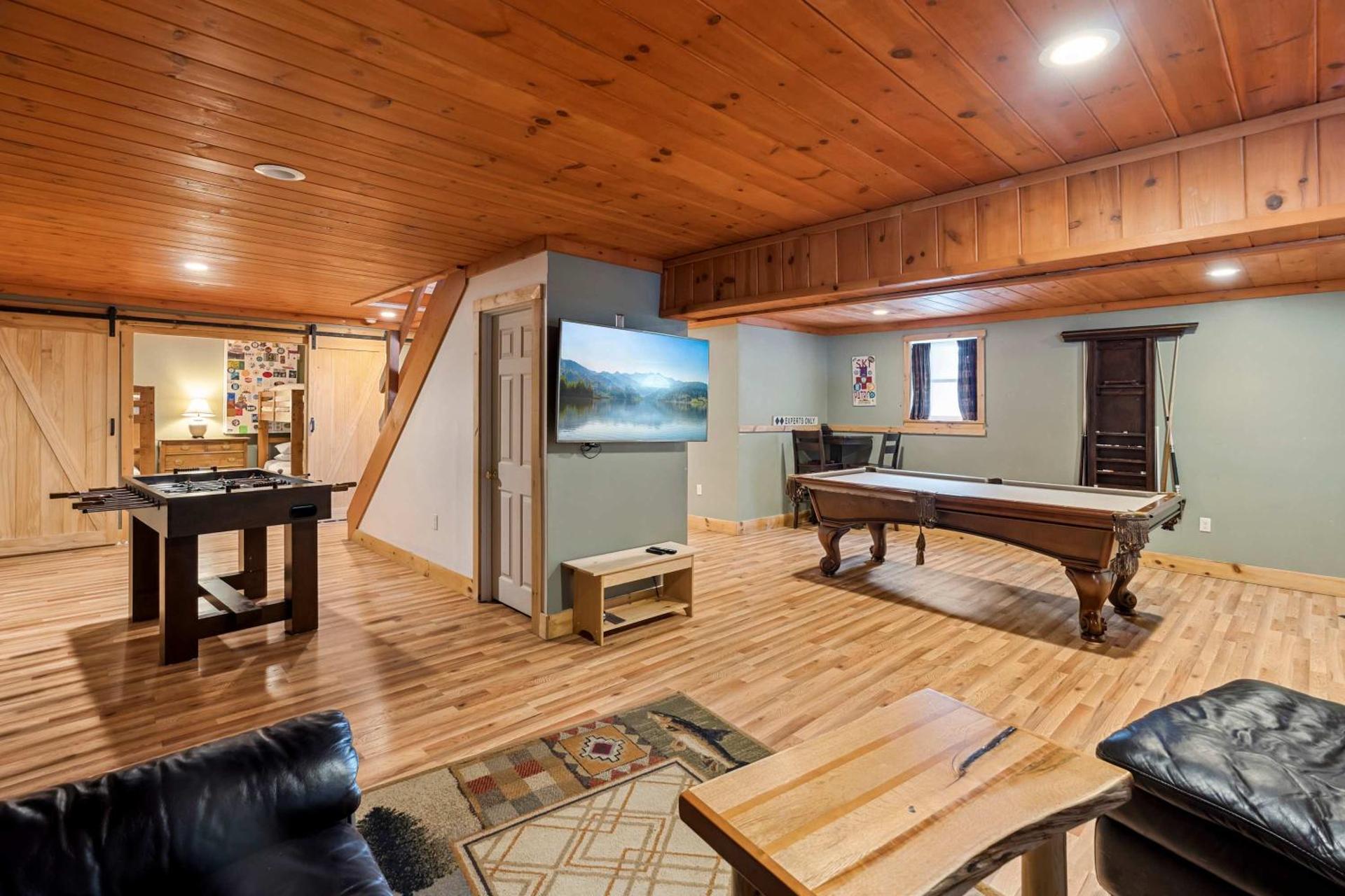 Minutes to Downtown & National Forest Ash Lodge