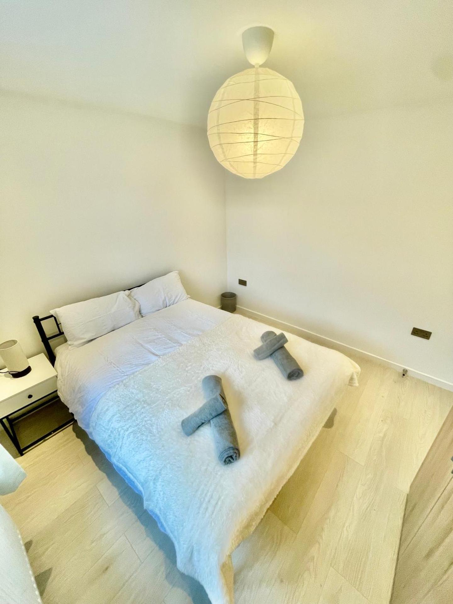 beautiful 3 bedroom apartment in cambridge sleeps 7