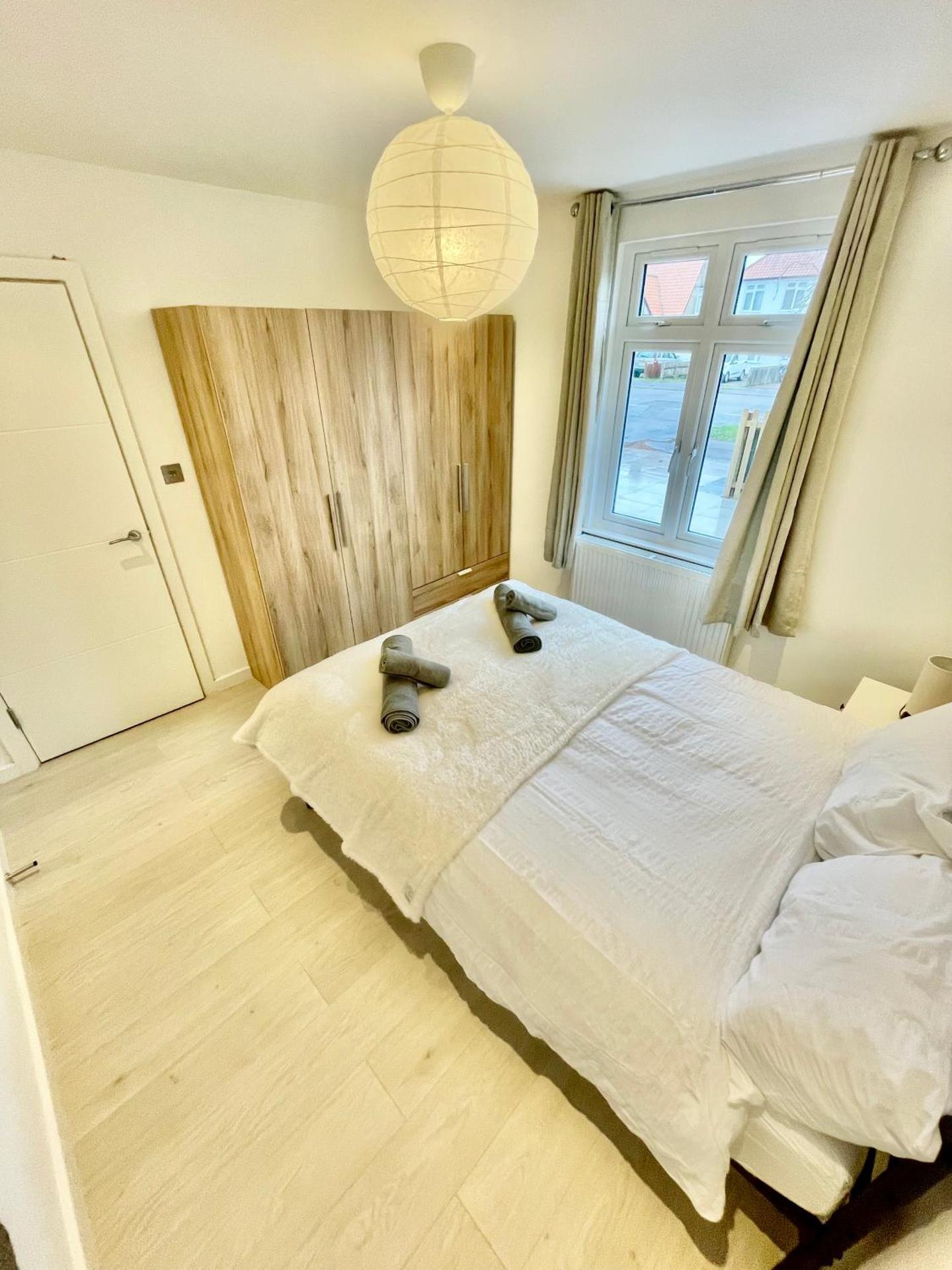 beautiful 3 bedroom apartment in cambridge sleeps 7