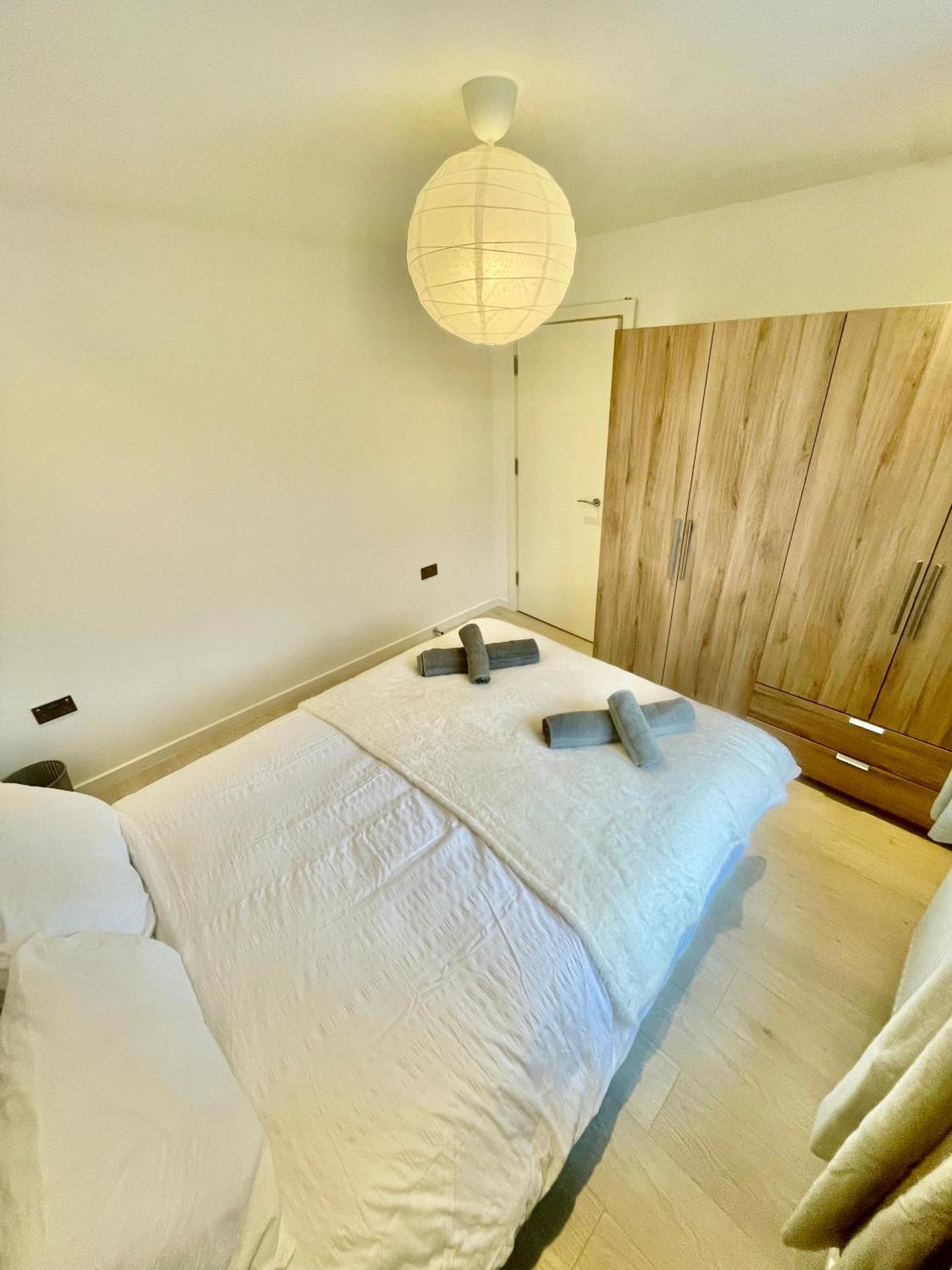 beautiful 3 bedroom apartment in cambridge sleeps 7