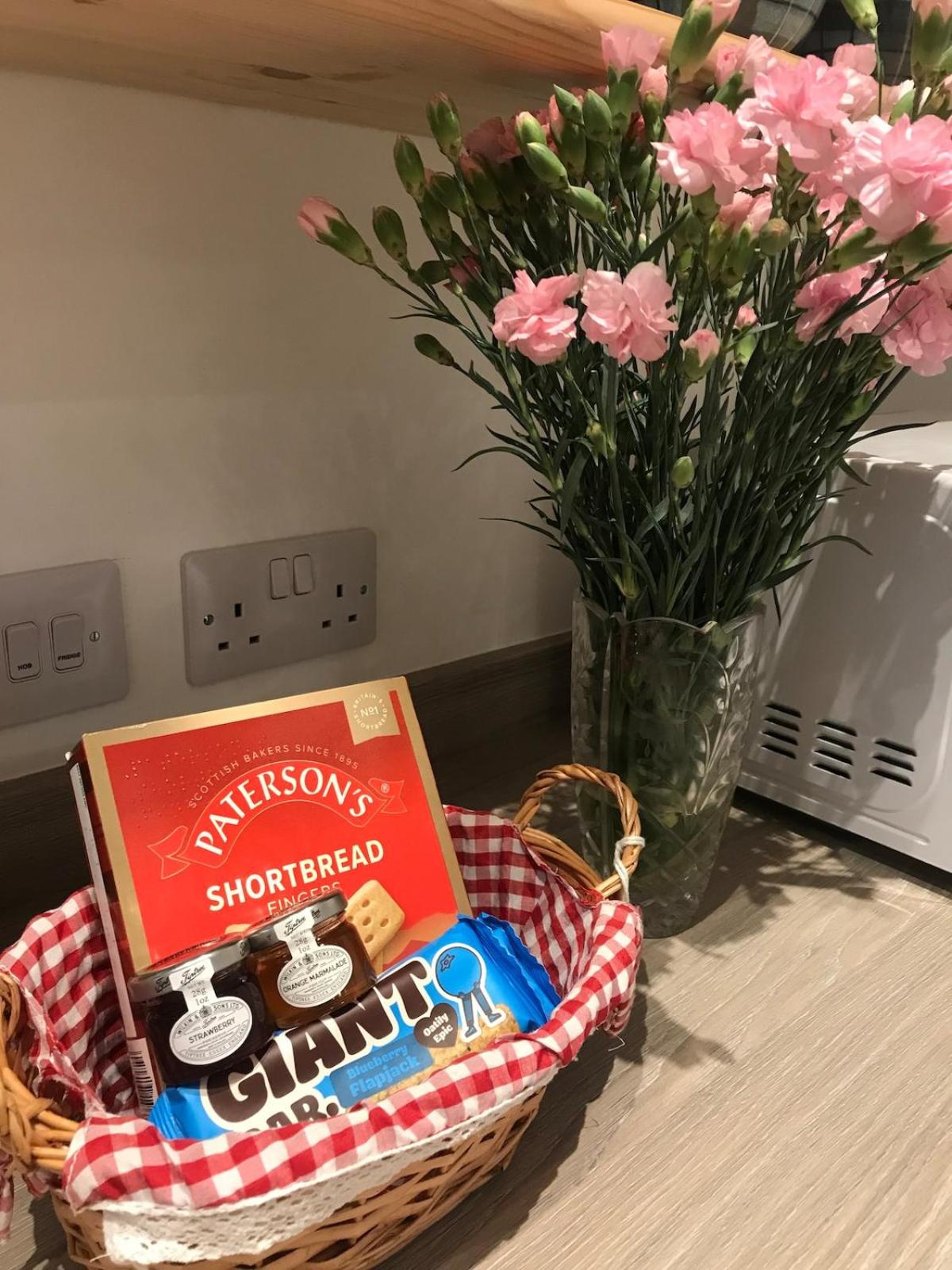 River Retreat - Riverside Apartment in Inverness City Centre