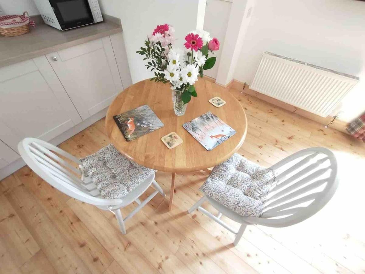 River Retreat - Riverside Apartment in Inverness City Centre