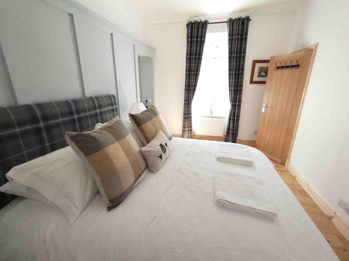 River Retreat - Riverside Apartment in Inverness City Centre