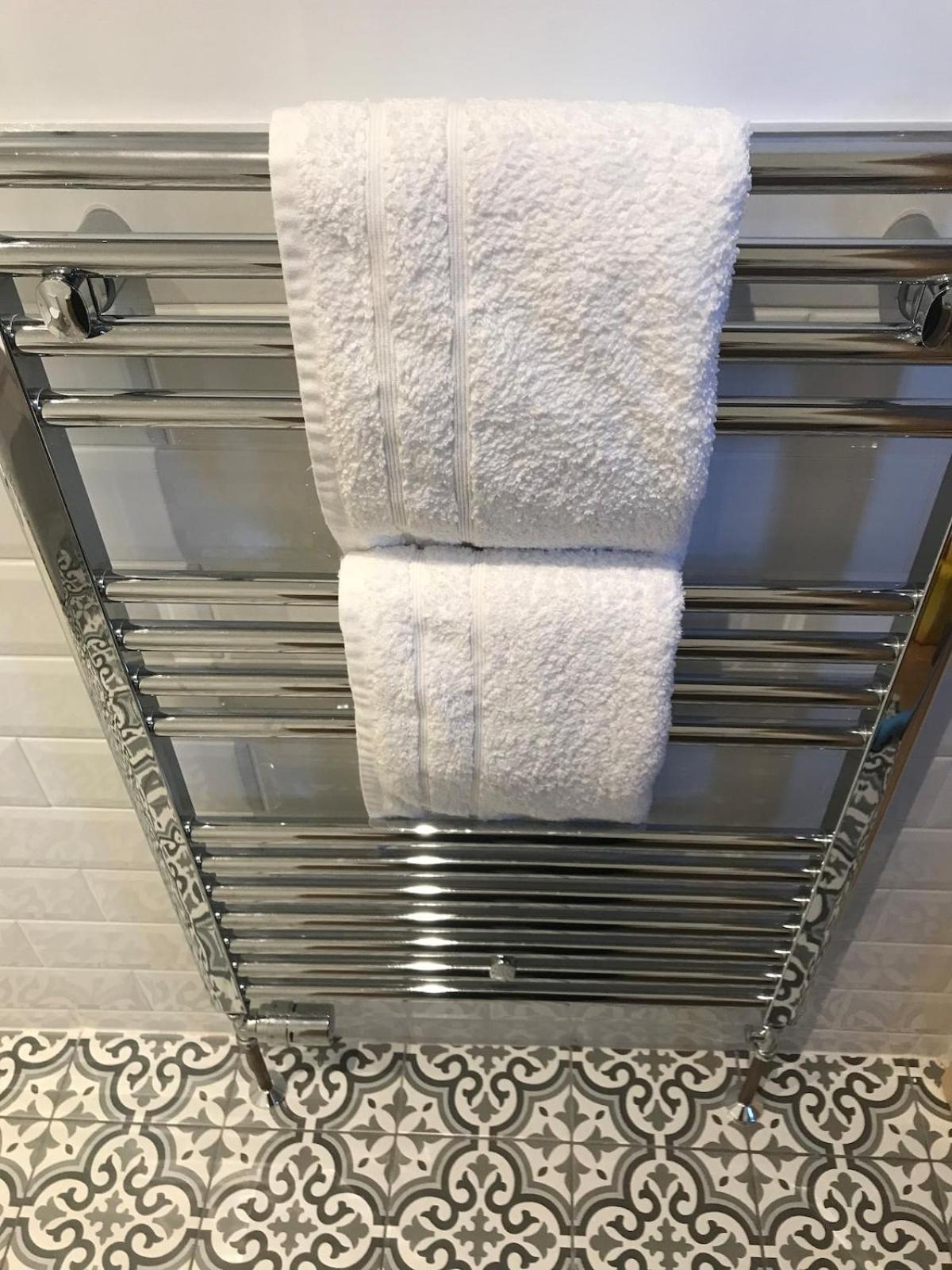 River Retreat - Riverside Apartment in Inverness City Centre