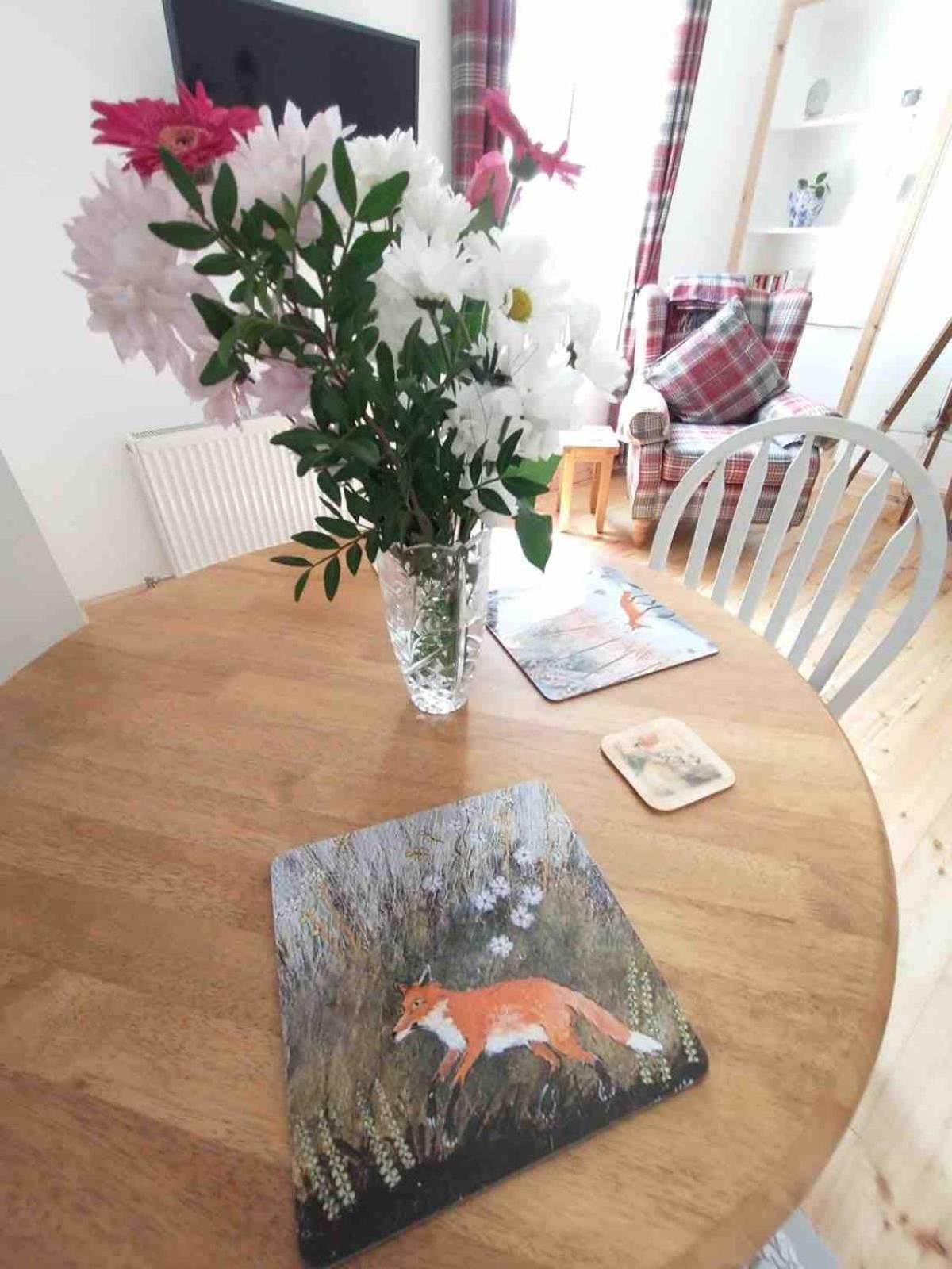 River Retreat - Riverside Apartment in Inverness City Centre