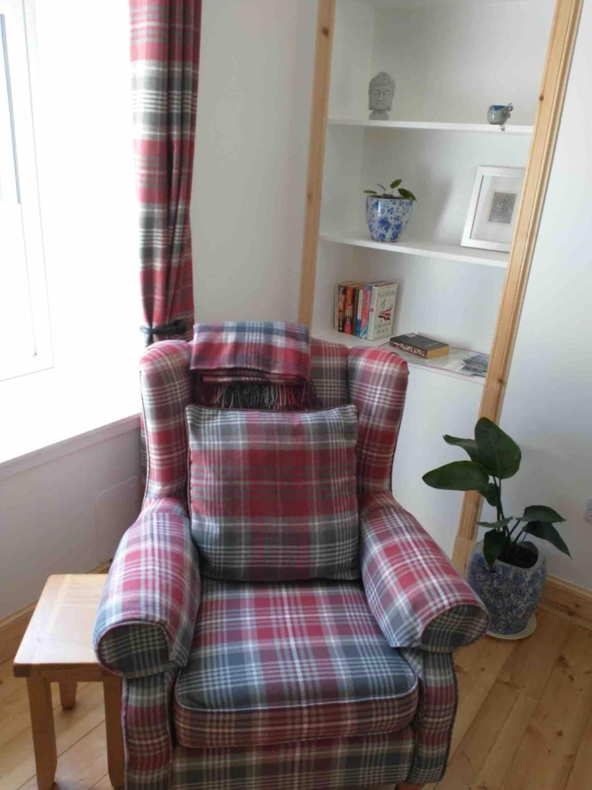 River Retreat - Riverside Apartment in Inverness City Centre